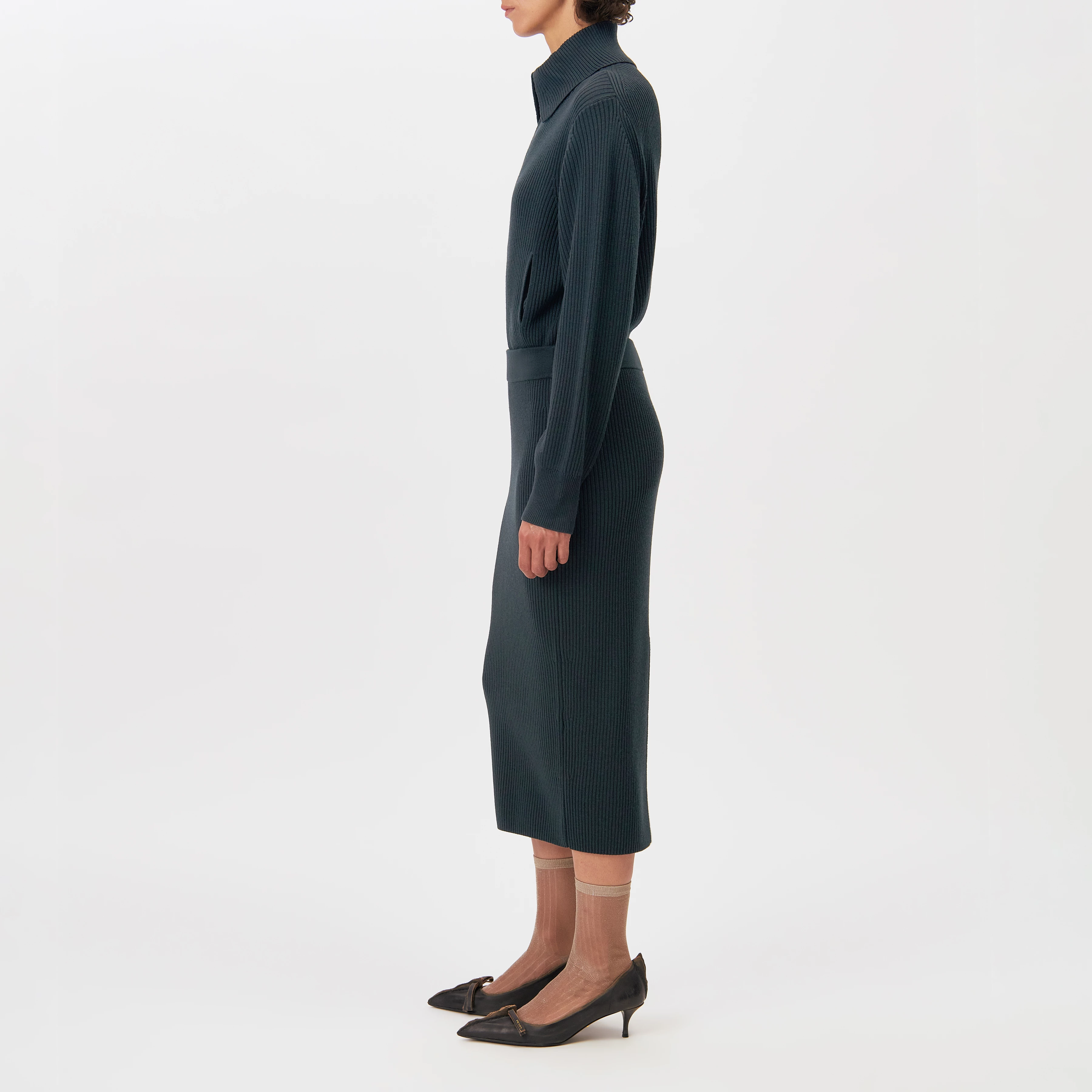 LUDIMI - Pencil skirt with slit in 100% merino wool - women - green - Seitenansicht