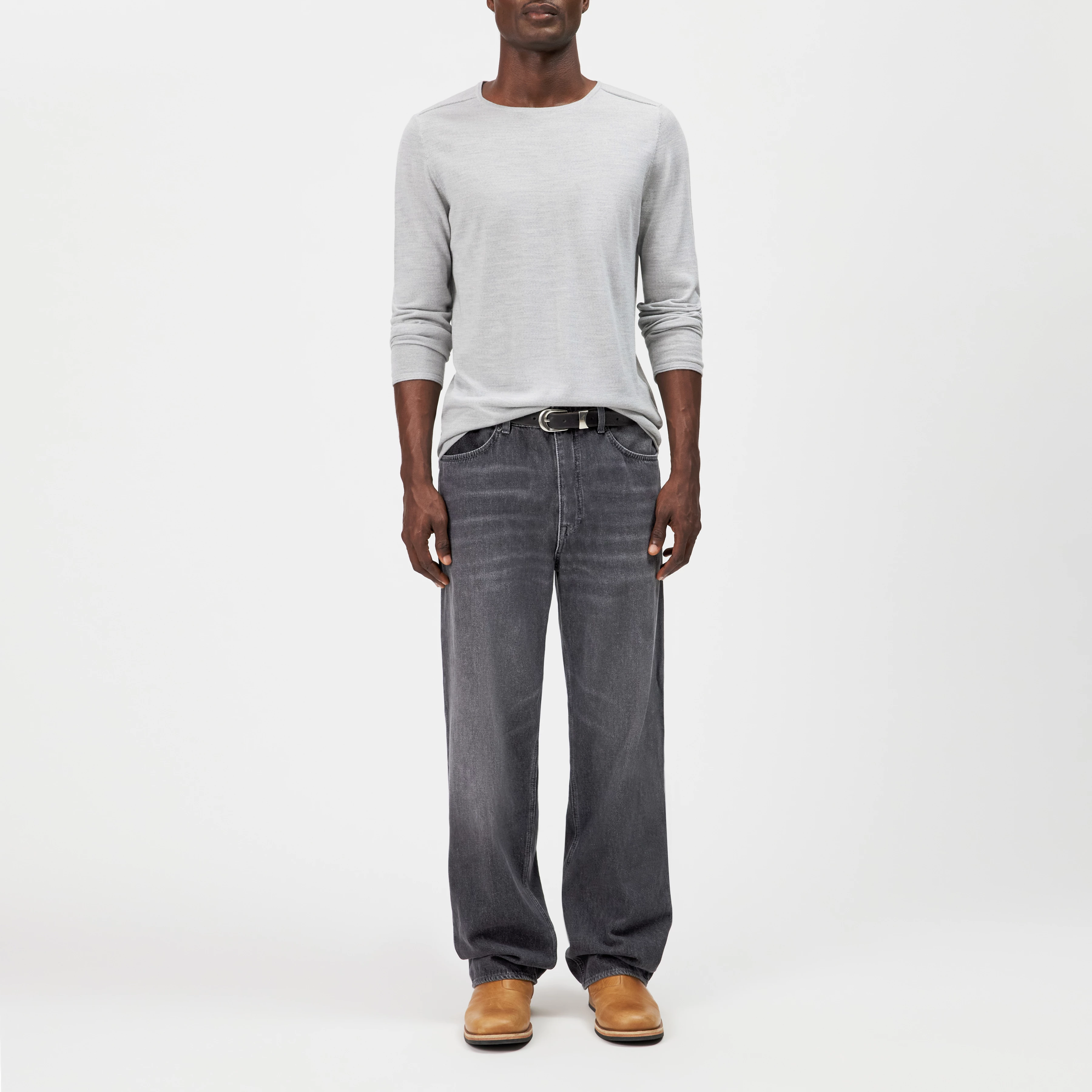 RIKONO - Fine merino wool knitted jumper - men - grey - Ganzkörper-Frontansicht