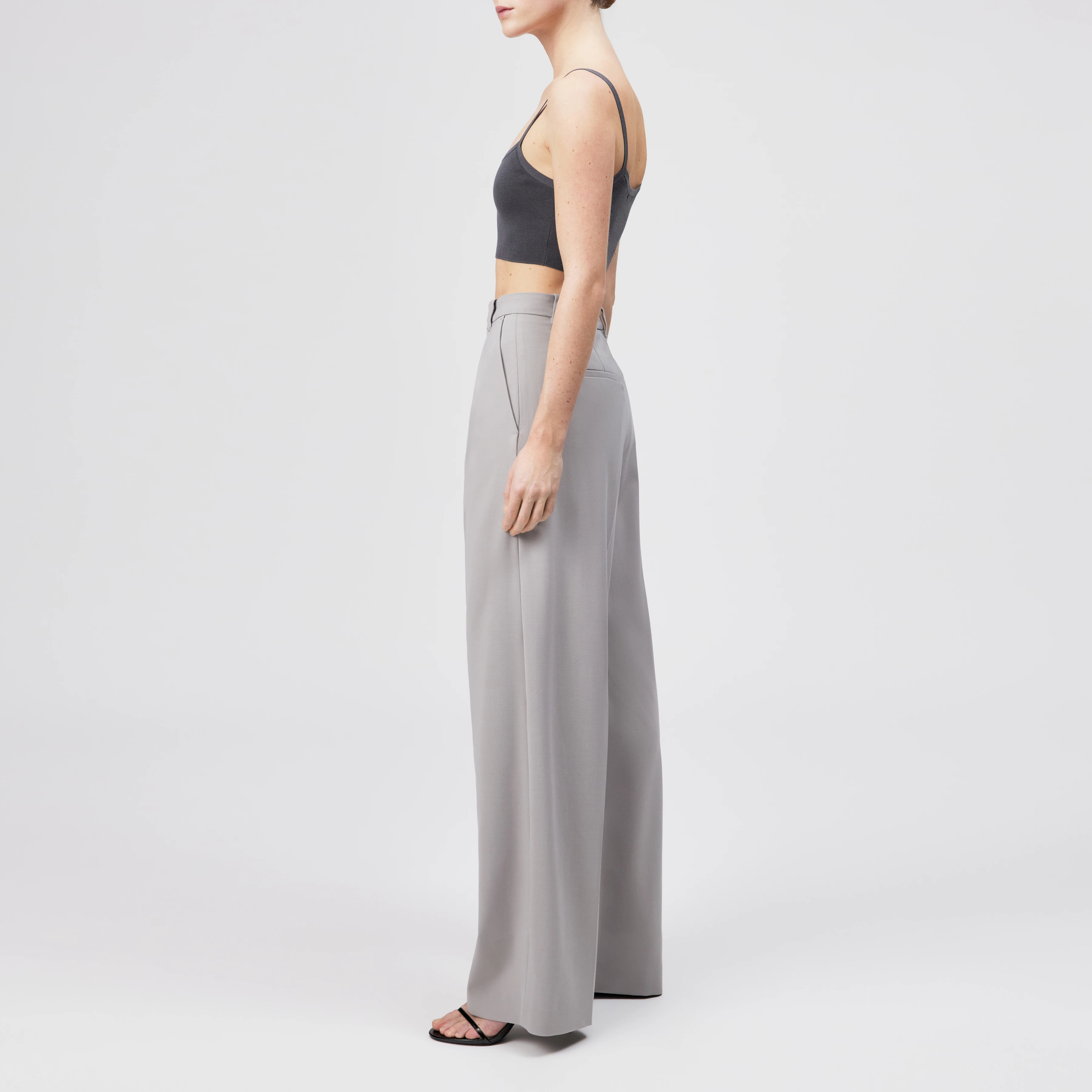ADUCT - Tailored trousers with straight leg in gabardine - women - beige - Seitenansicht