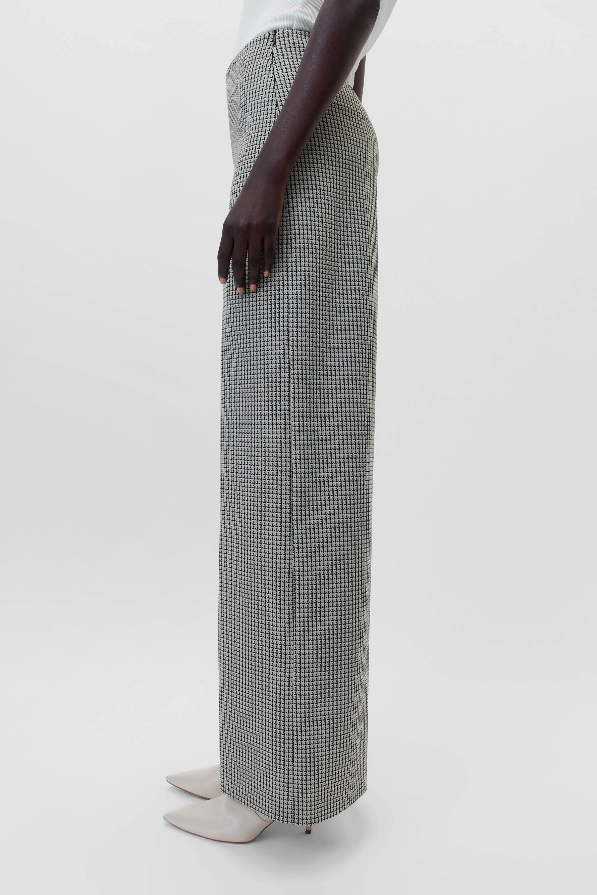 BEFORE - marlene trousers in jersey with houndstooth design - women - black - Seitenansicht