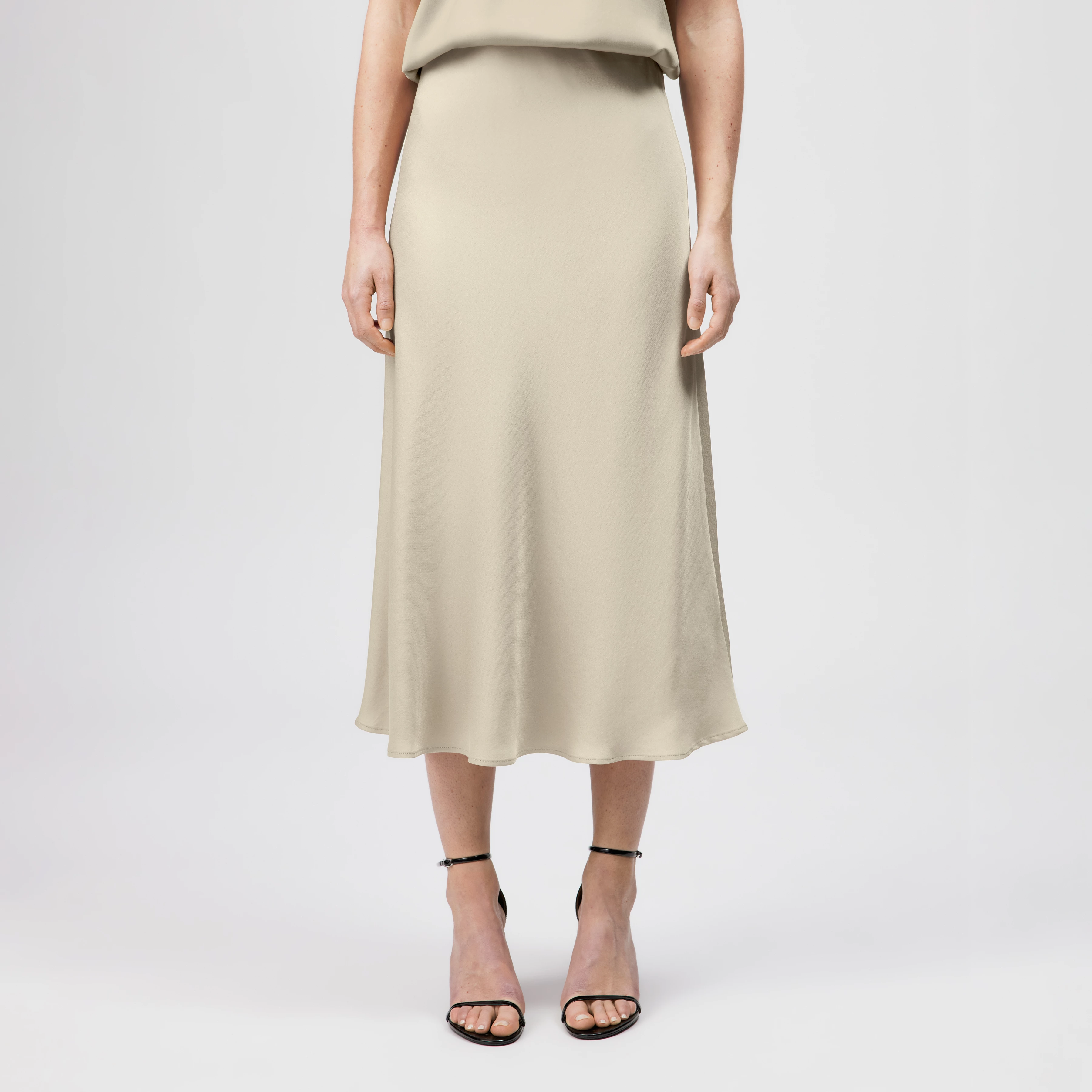 URA - Mid-length slip skirt in satin - women - beige - Frontansicht
