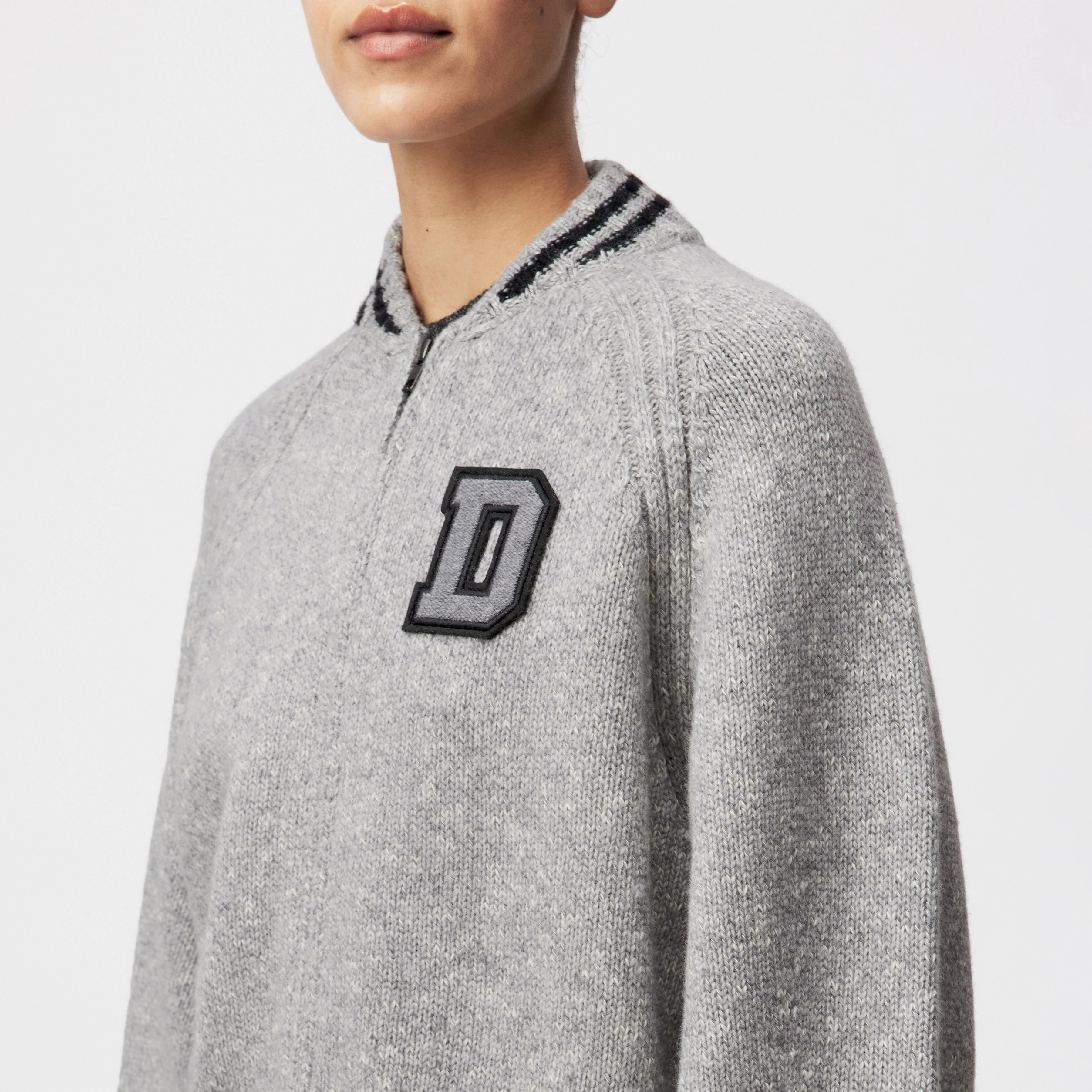 NALFY_2 - Strick-Blouson in Woll-Baumwollmix - Damen - grau - Detailansicht am Model