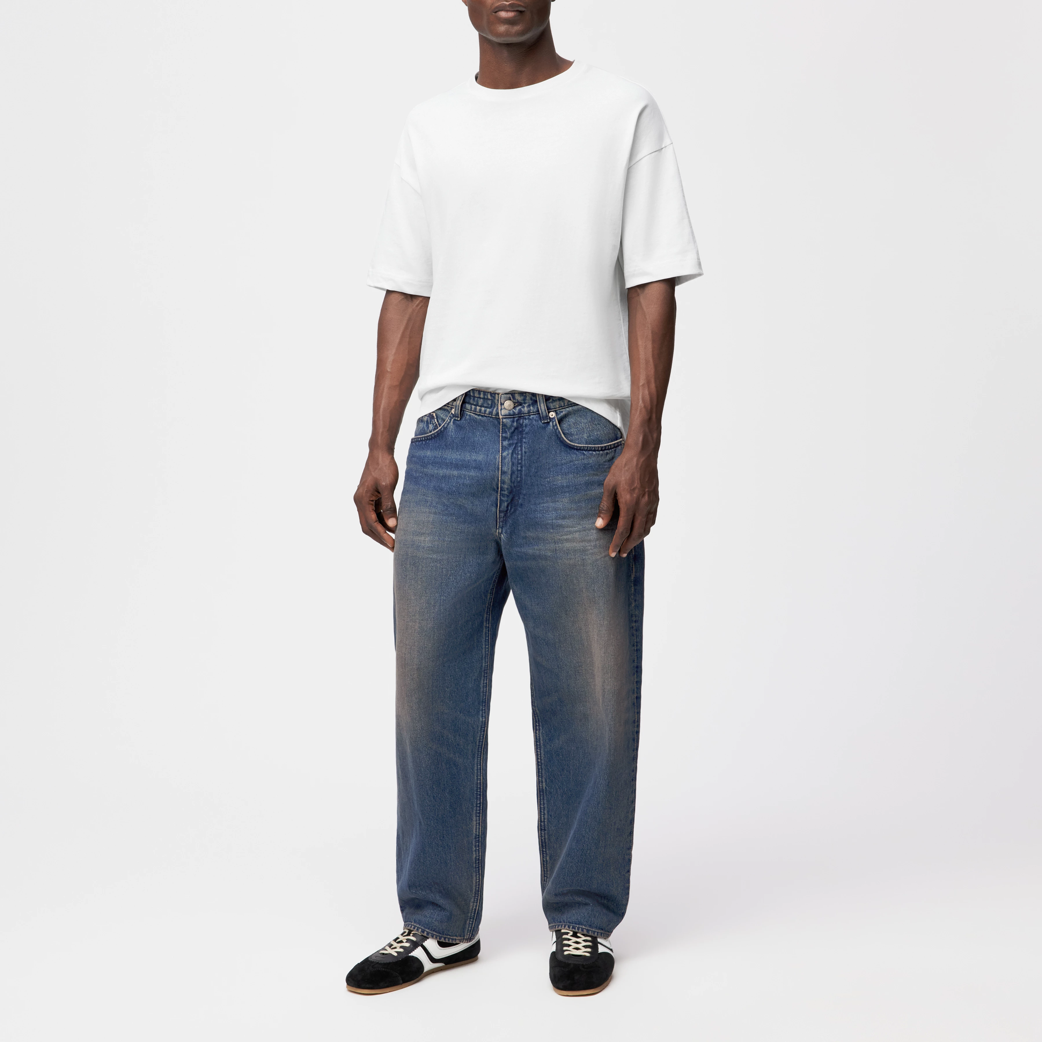 RAWDY - Tapered Jeans in Mid-Blue Denim - Herren - blau - Ganzkörper-Frontansicht