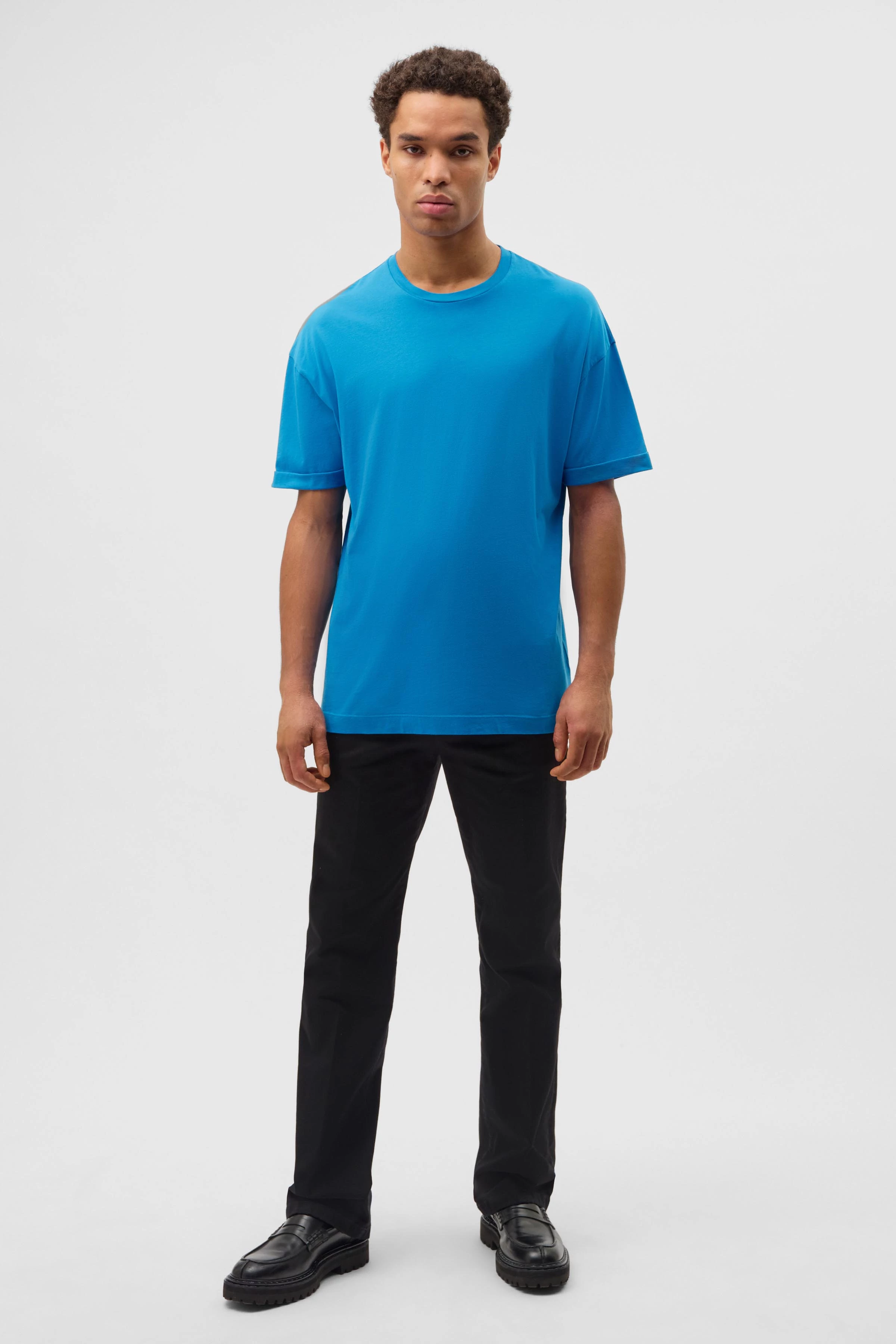 THILO - relaxed fit cotton t-shirt - men - blue - Ganzkörper-Frontansicht