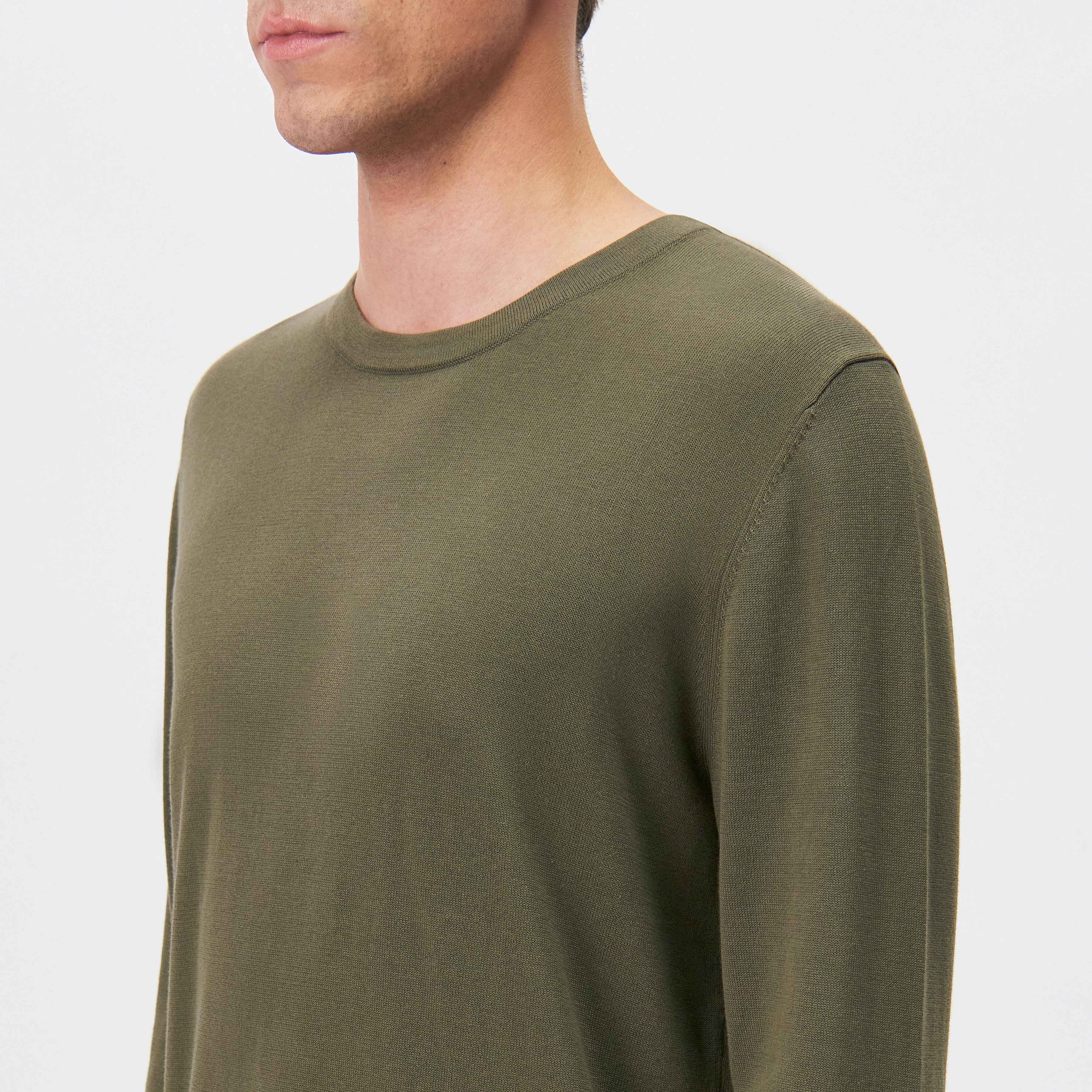 IRMINO - Long sleeve in pure cotton - men - green - Detailansicht am Model