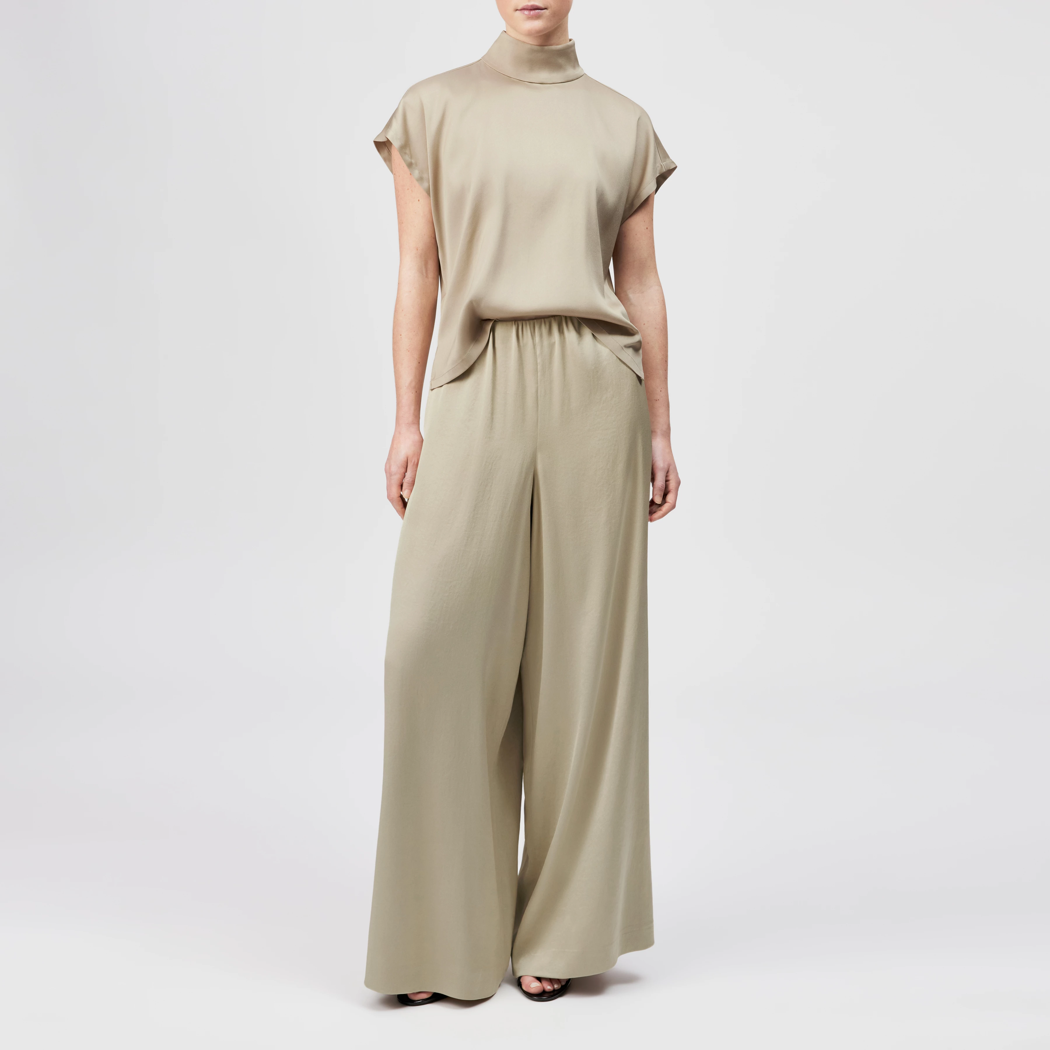 TWEEZER - Wide trousers in satin - women - beige - Ganzkörper-Frontansicht
