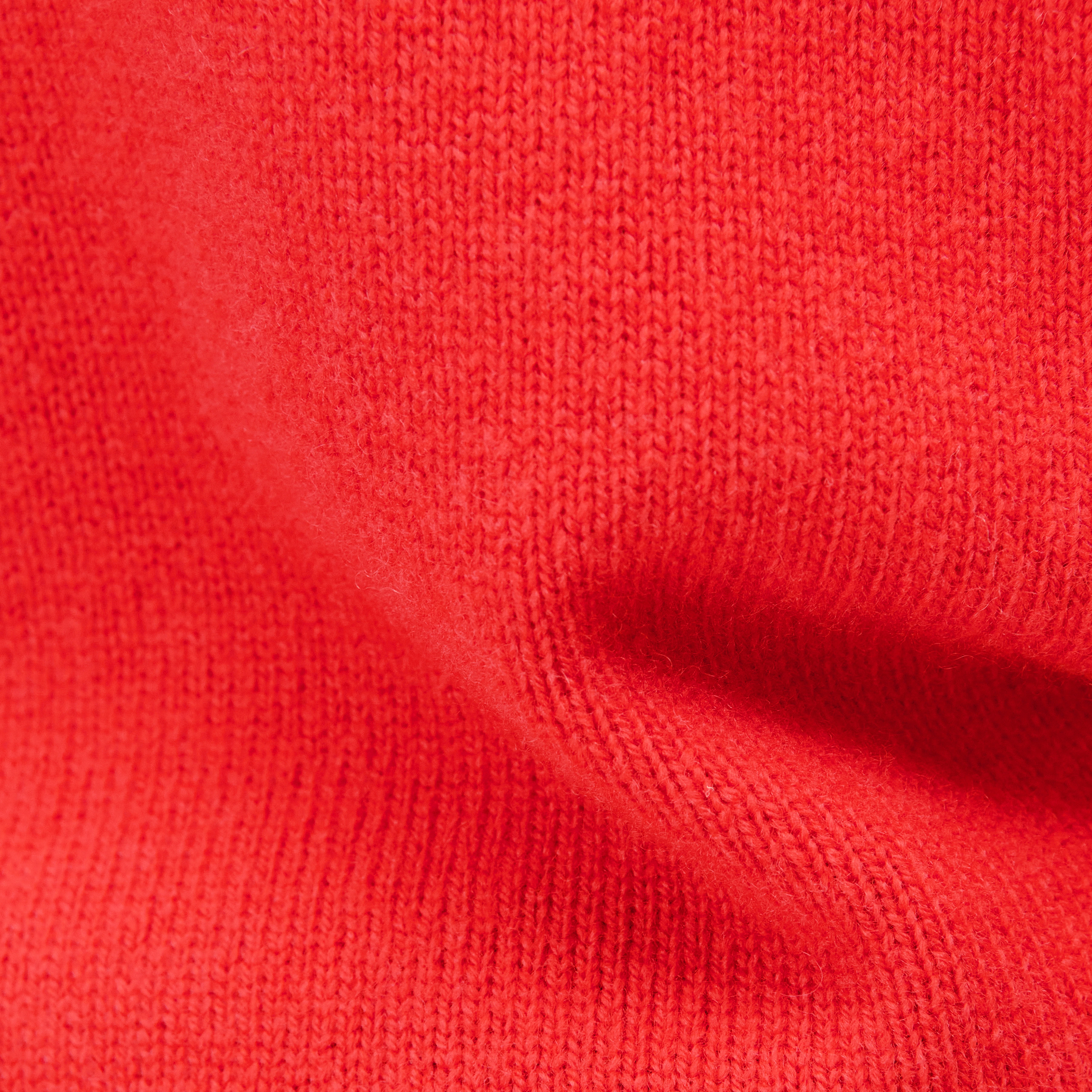 LIORA - Egg-shape roll-neck jumper in pure new wool - women - red - Materialbild (B2C)