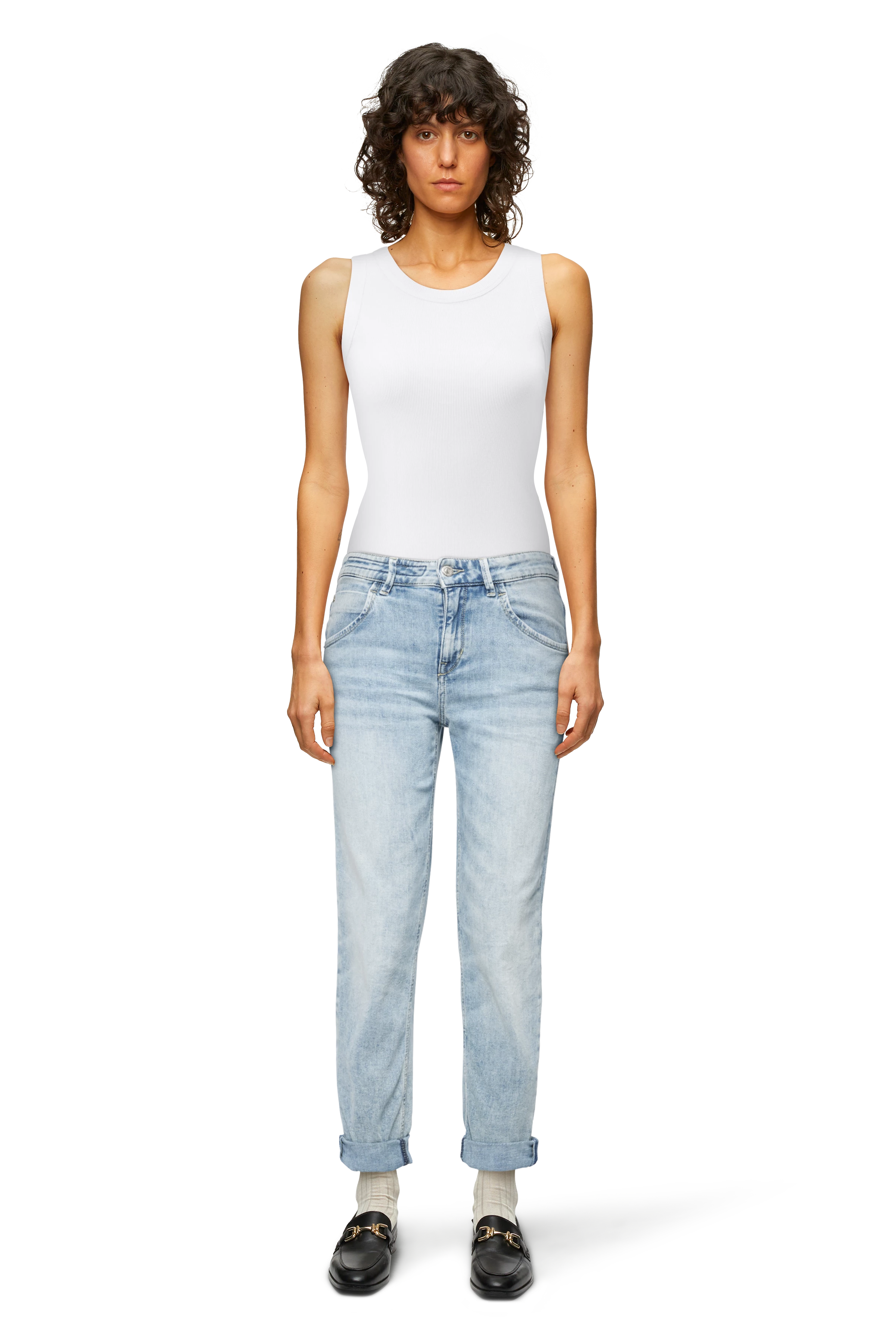 LIKE - Girlfriend jeans with rolled cuffs in soft-touch denim with a used effect - women - blue - Ganzkörper-Frontansicht