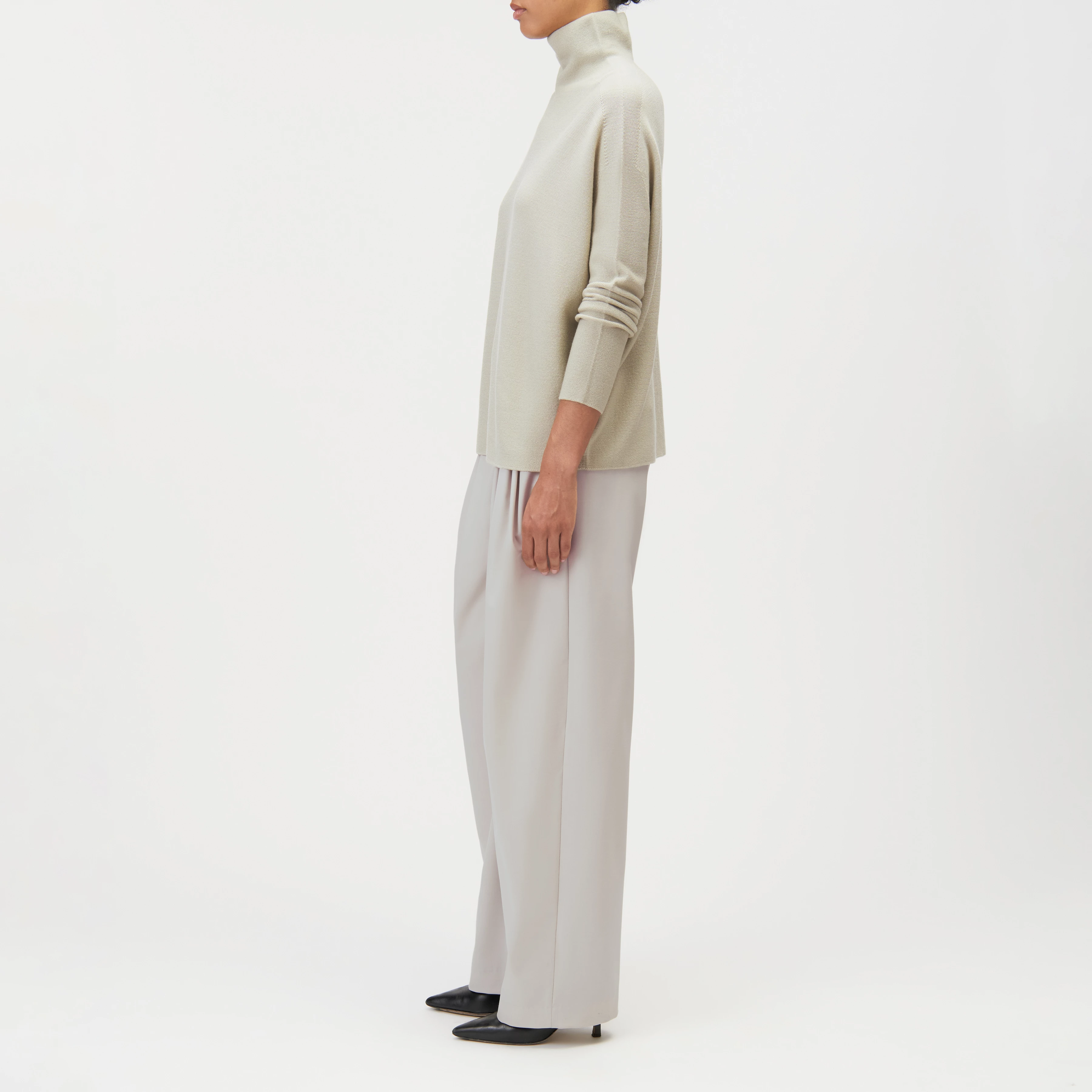 LIORA - Pull à col roulé forme œuf en 100% laine mérinos - women - vert - Seitenansicht