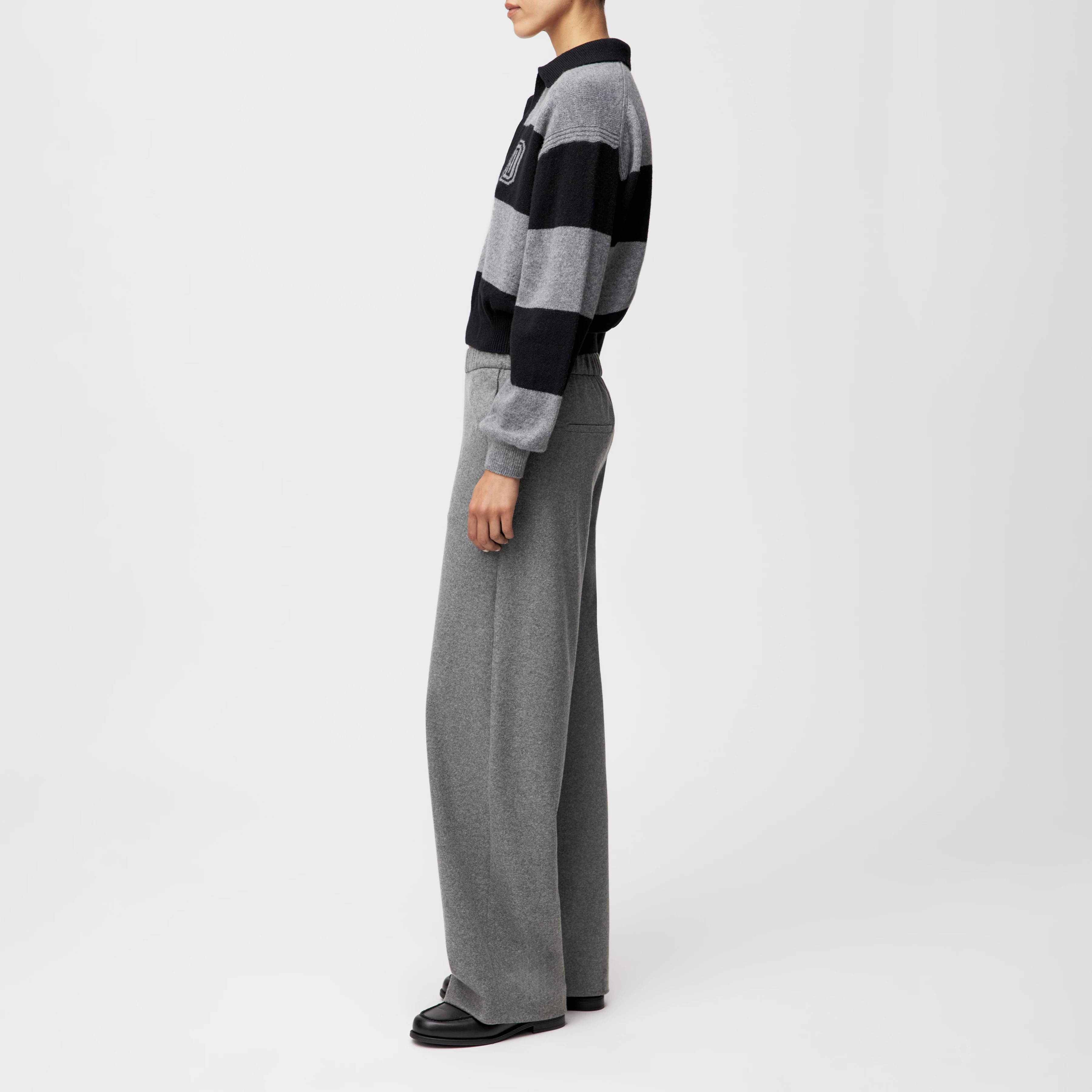 JORGIA - Kastiger Pullover in Schurwolle - Damen - grau - Seitenansicht