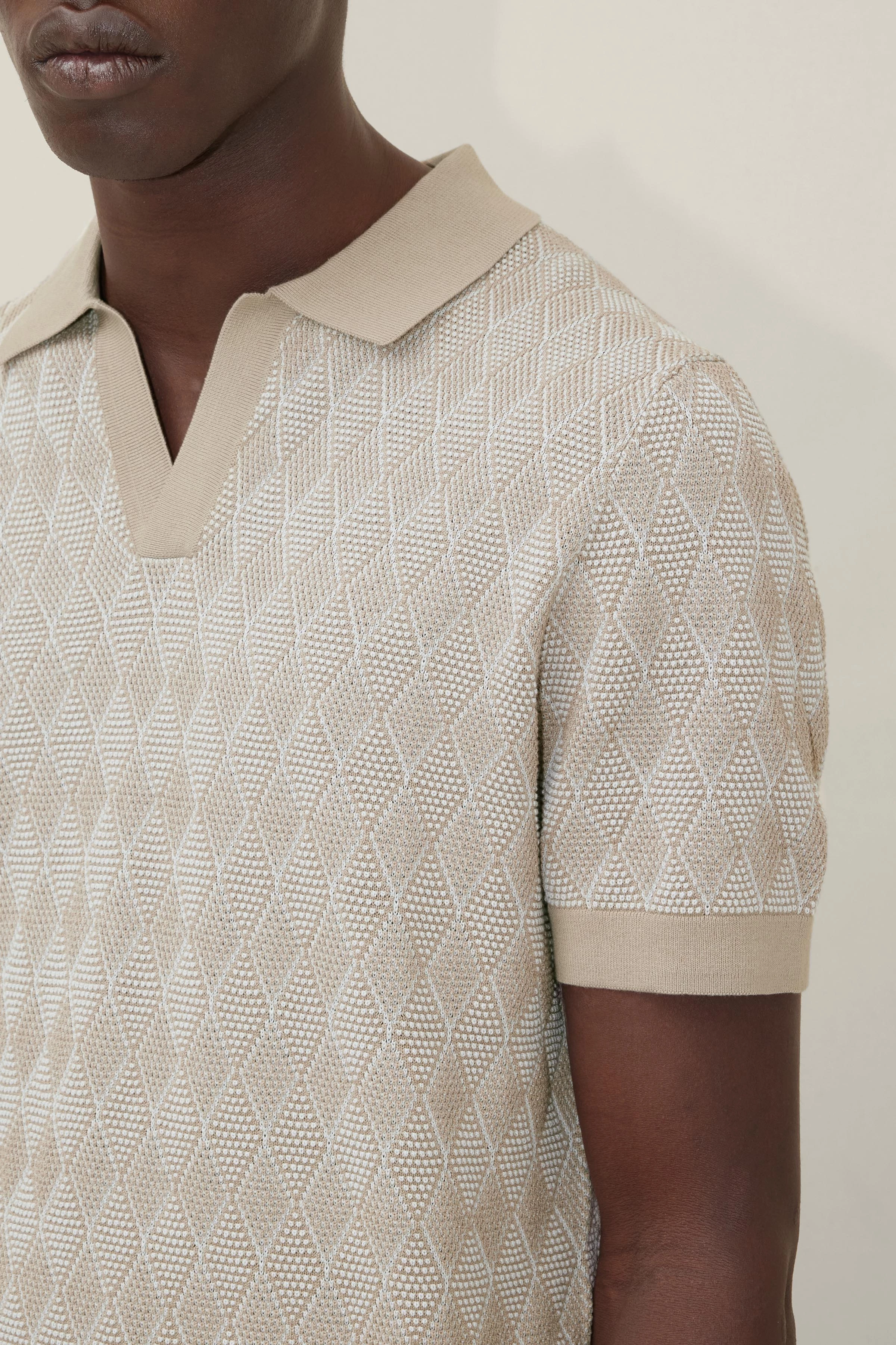 BRAIAN - jaquard knit polo - men - brown - Seitenansicht