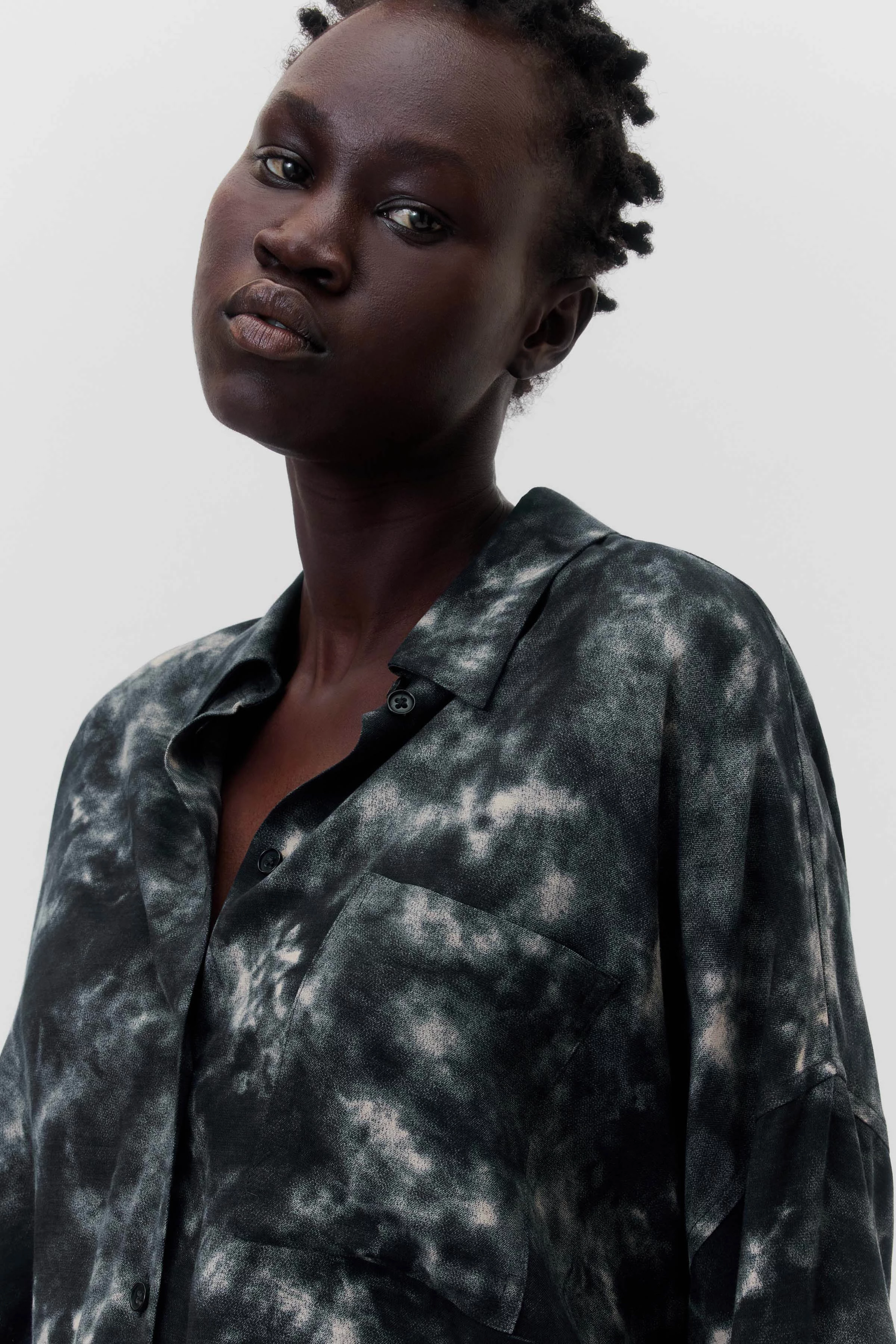 NAMIDA - Hemdbluse mit Batikprint - Damen - beige - Seitenansicht