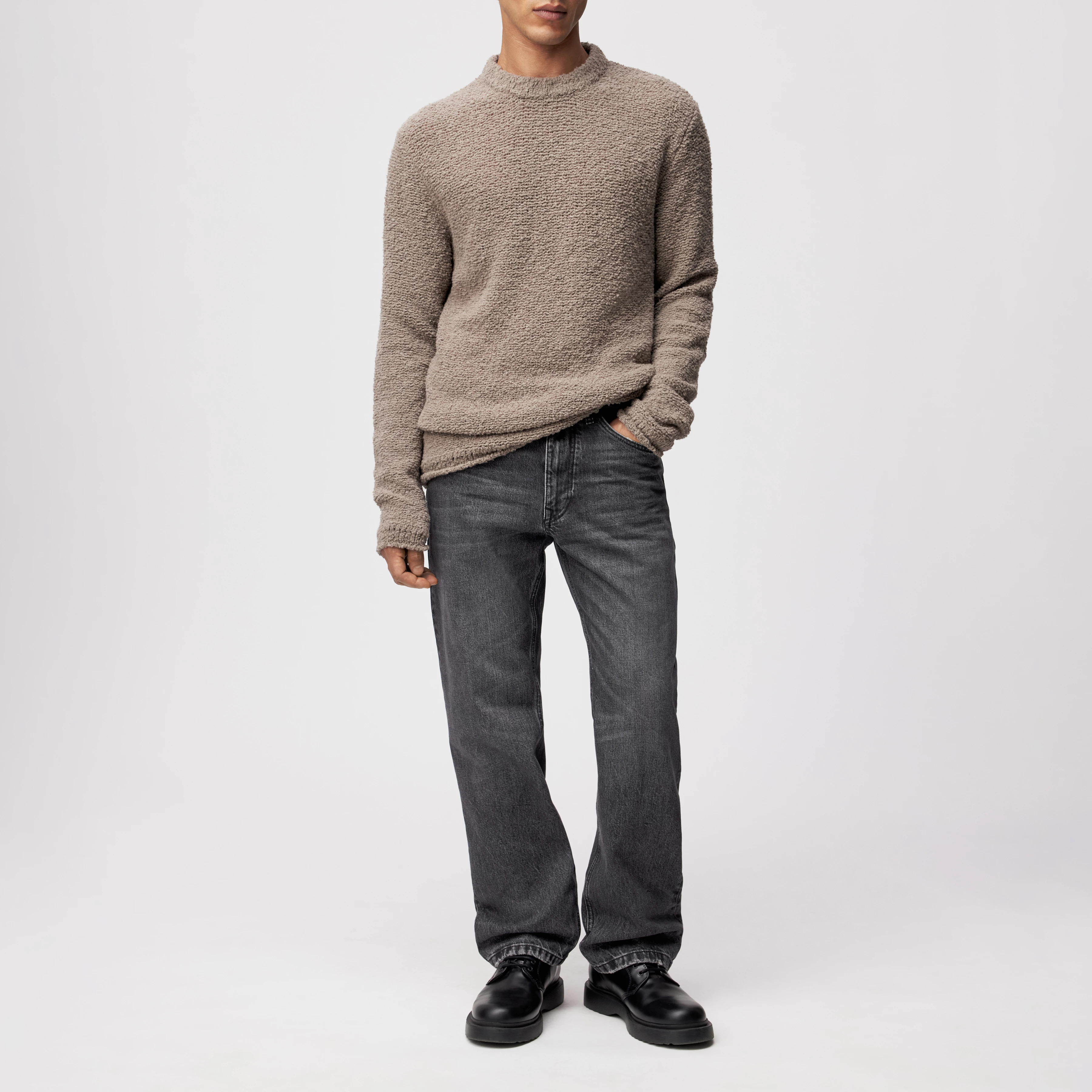 LEANDO - Rundhalspullover in Woll-Mix - Herren - braun - Ganzkörper-Frontansicht