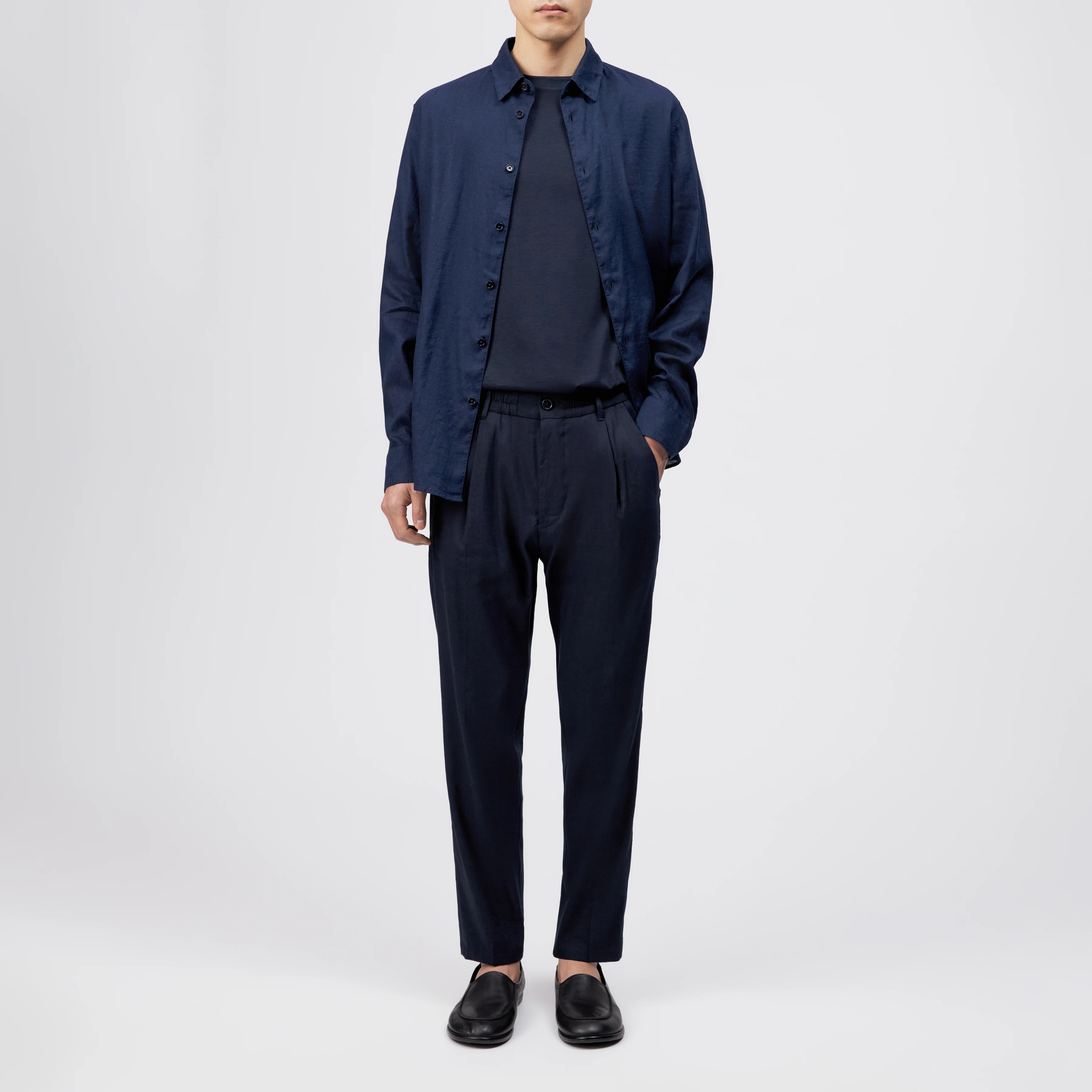 RAMIS - Regular fit shirt in linen-cotton blend - men - blue - Ganzkörper-Frontansicht