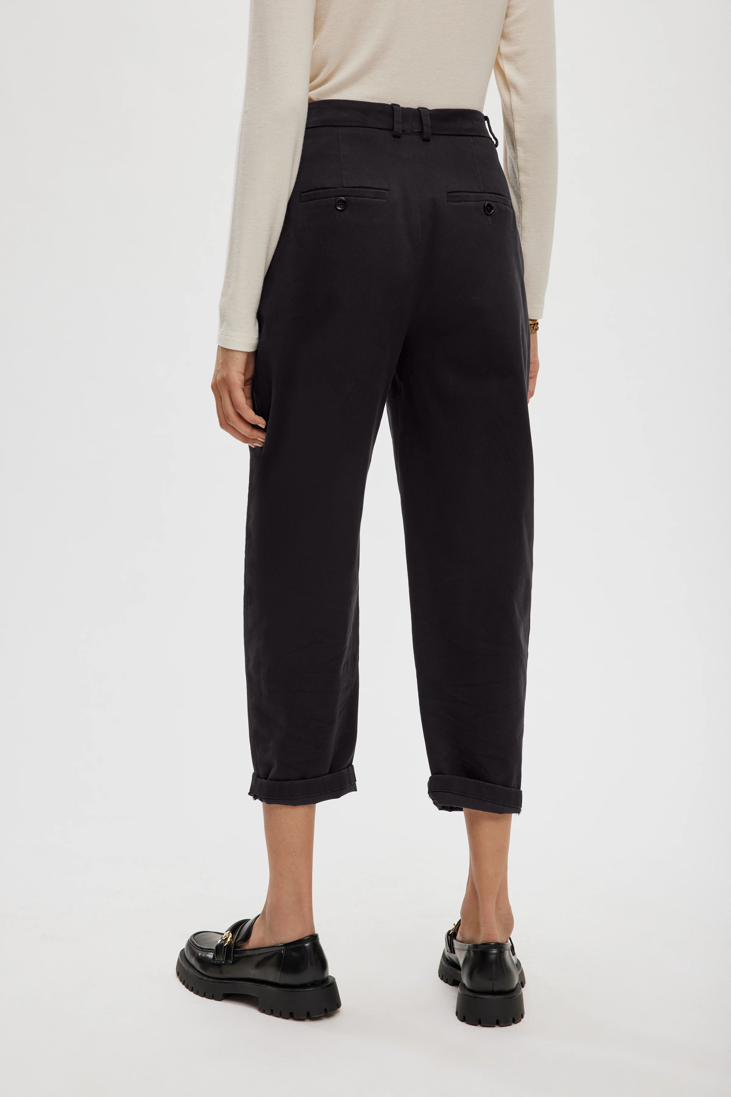 EARLY - Bundfaltenhose mit Barrel Leg - Damen - schwarz - Rückansicht