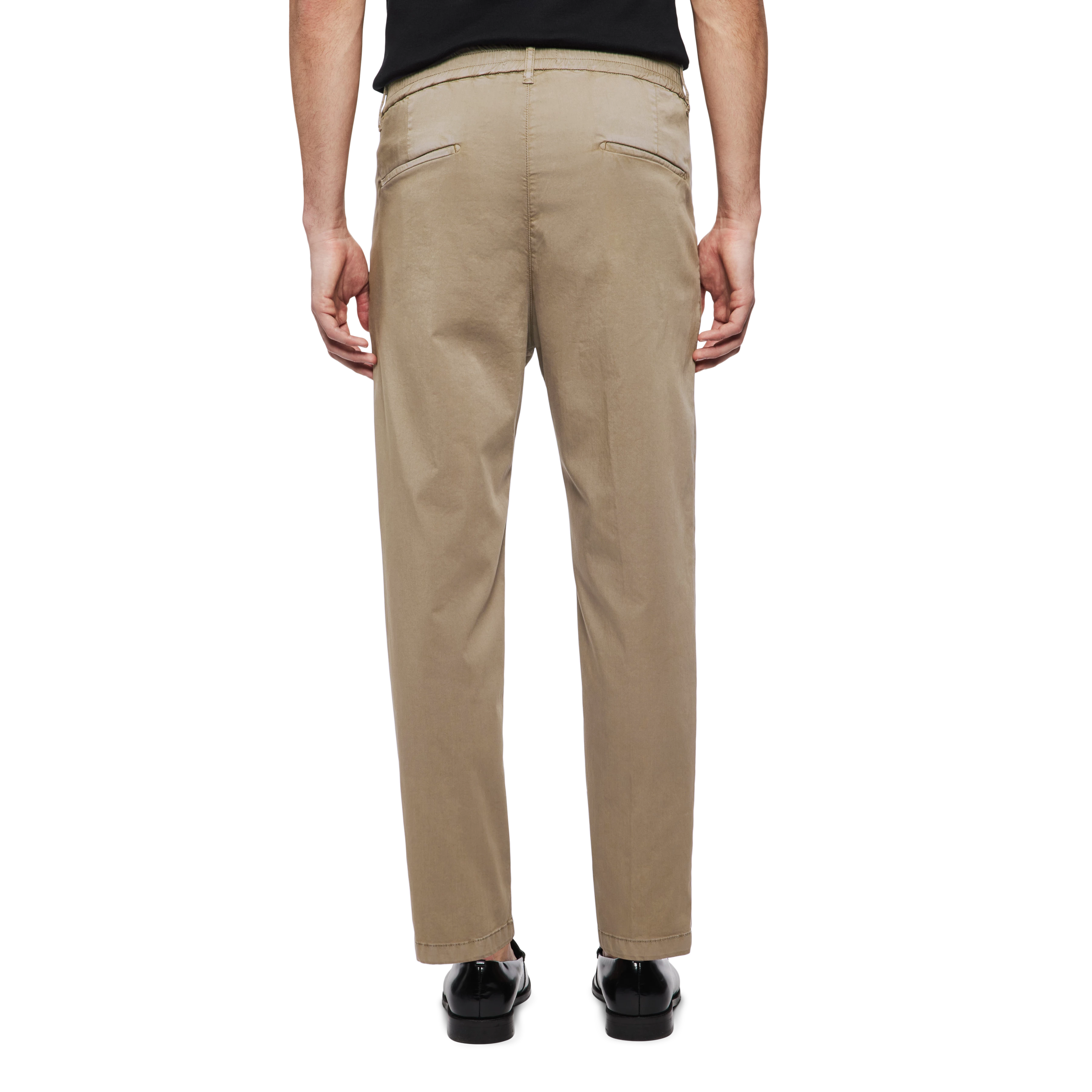 CHASY - Casual trousers with pleats in satin - men - beige - Rückansicht