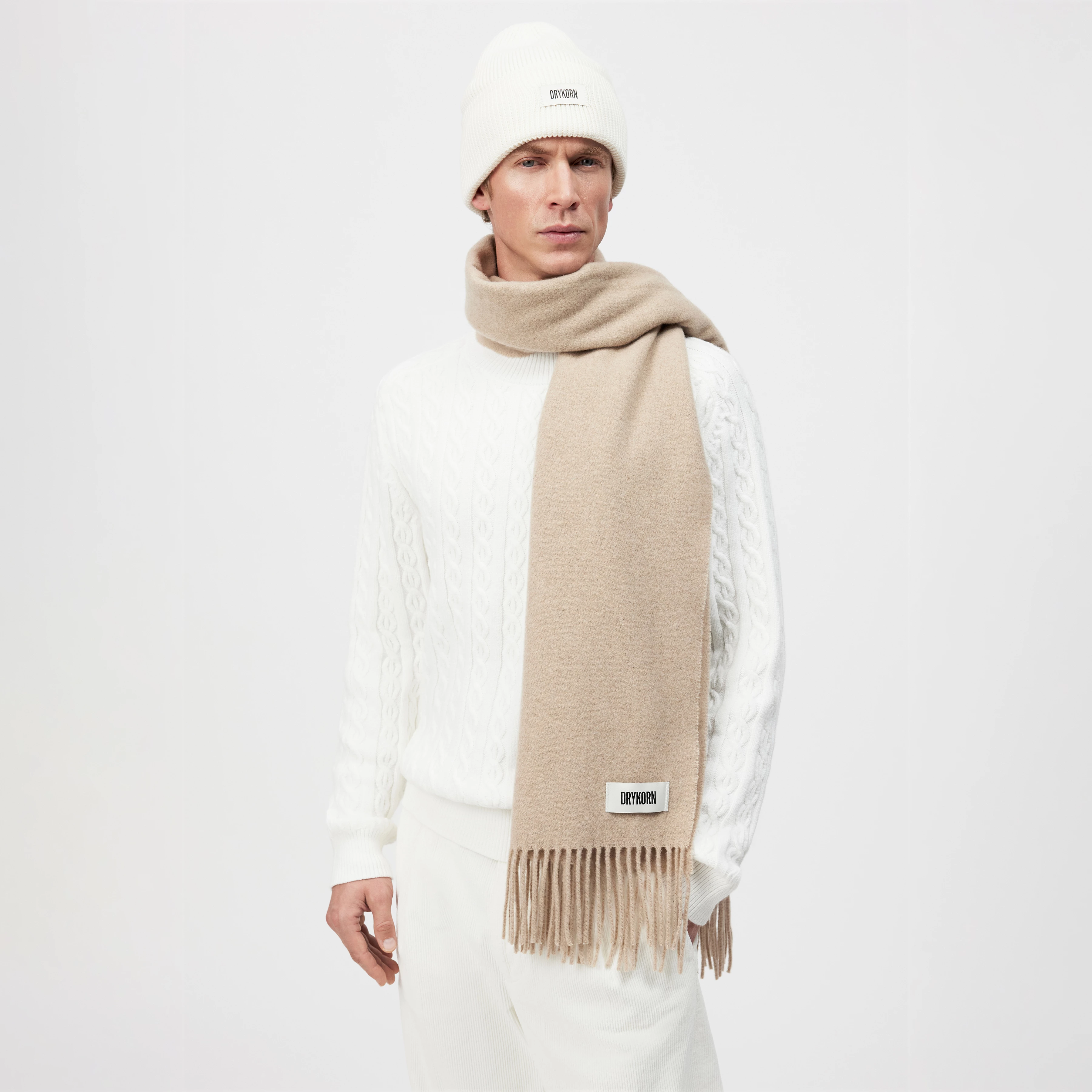 GAZE_4 - Schal in Wolltwill - Unisex - beige - Rückansicht