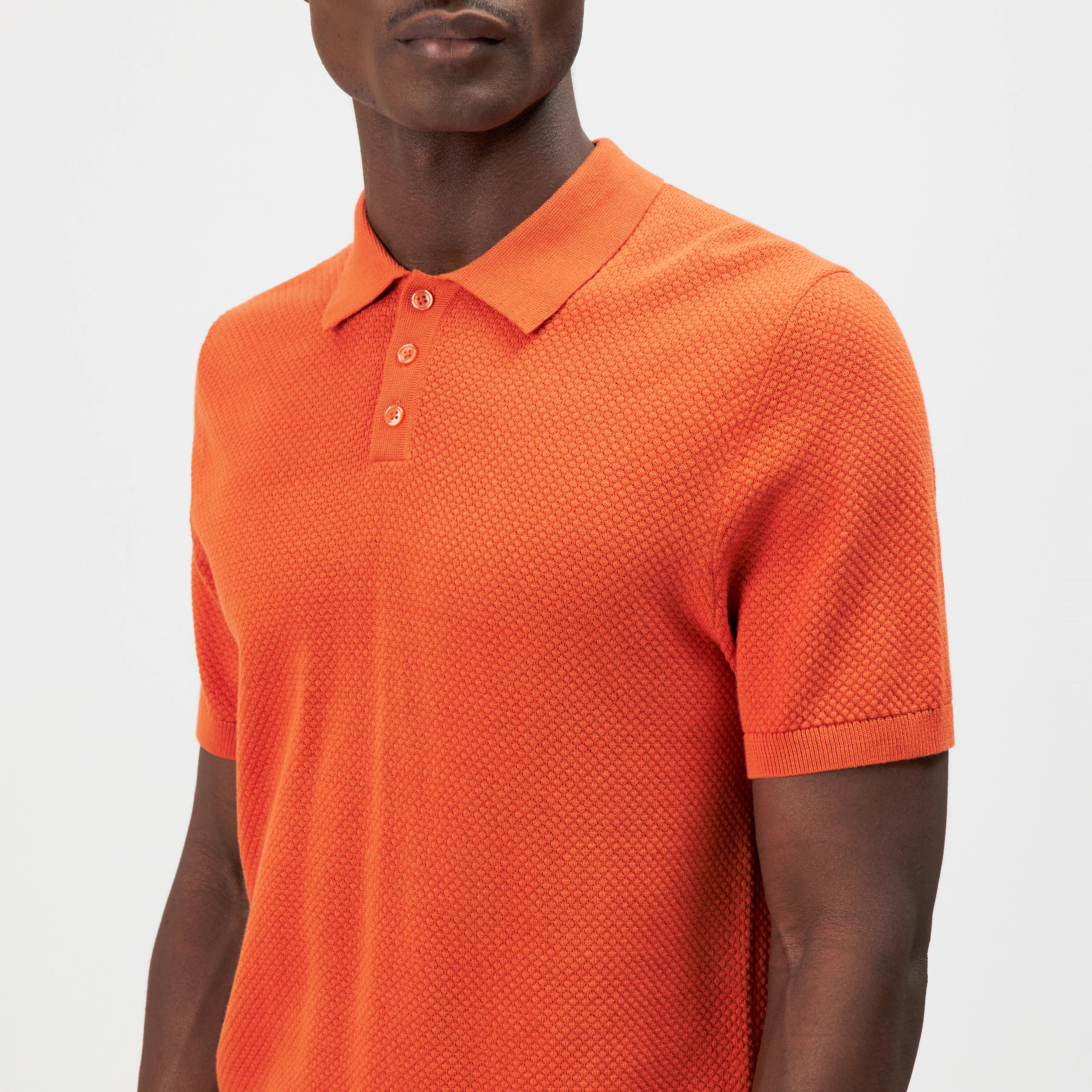 TRITON - Polo shirt in cotton - men - orange - Detailansicht am Model