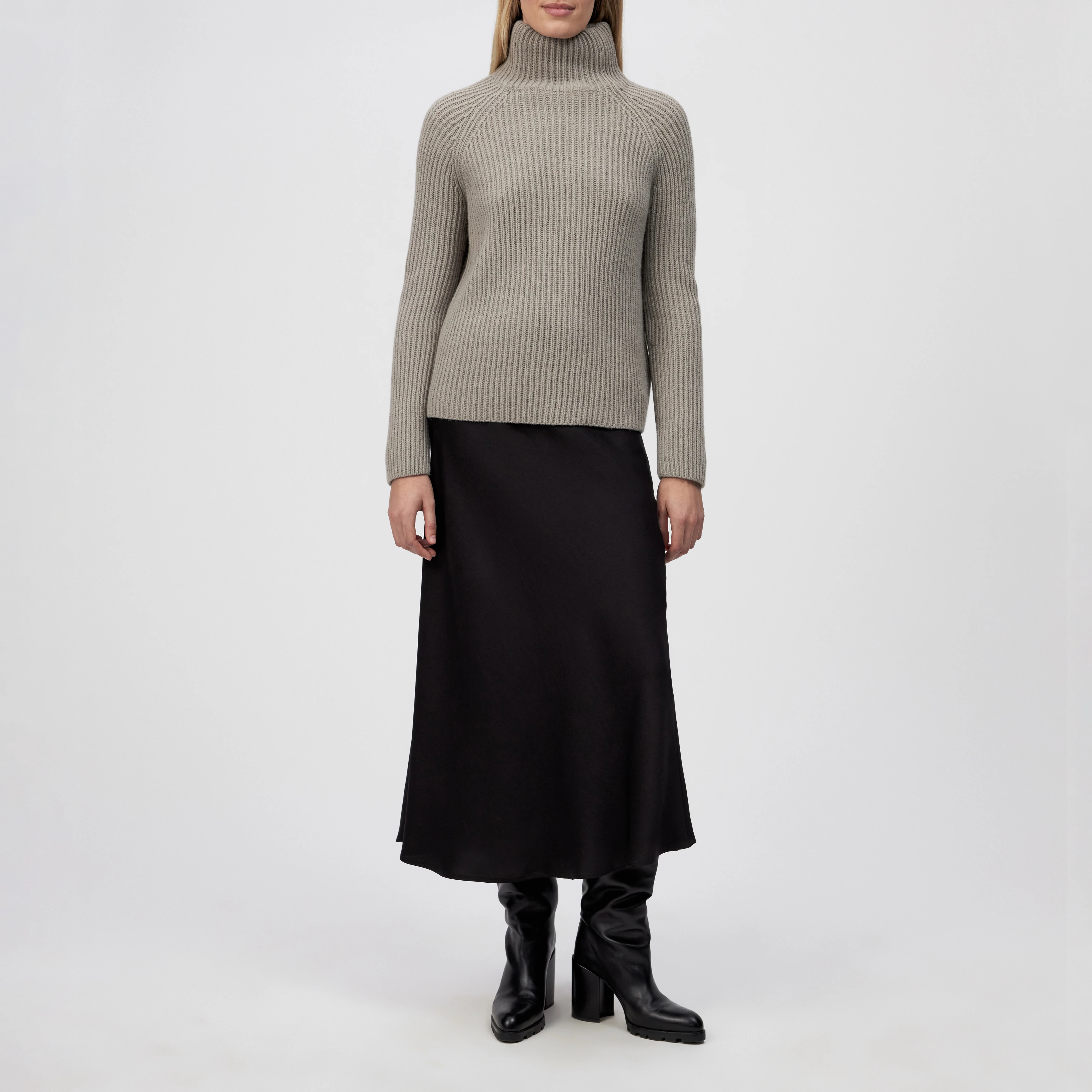 ARWEN - Pull à col roulé en mélange de laine et d'alpaga - women - beige - Ganzkörper-Frontansicht