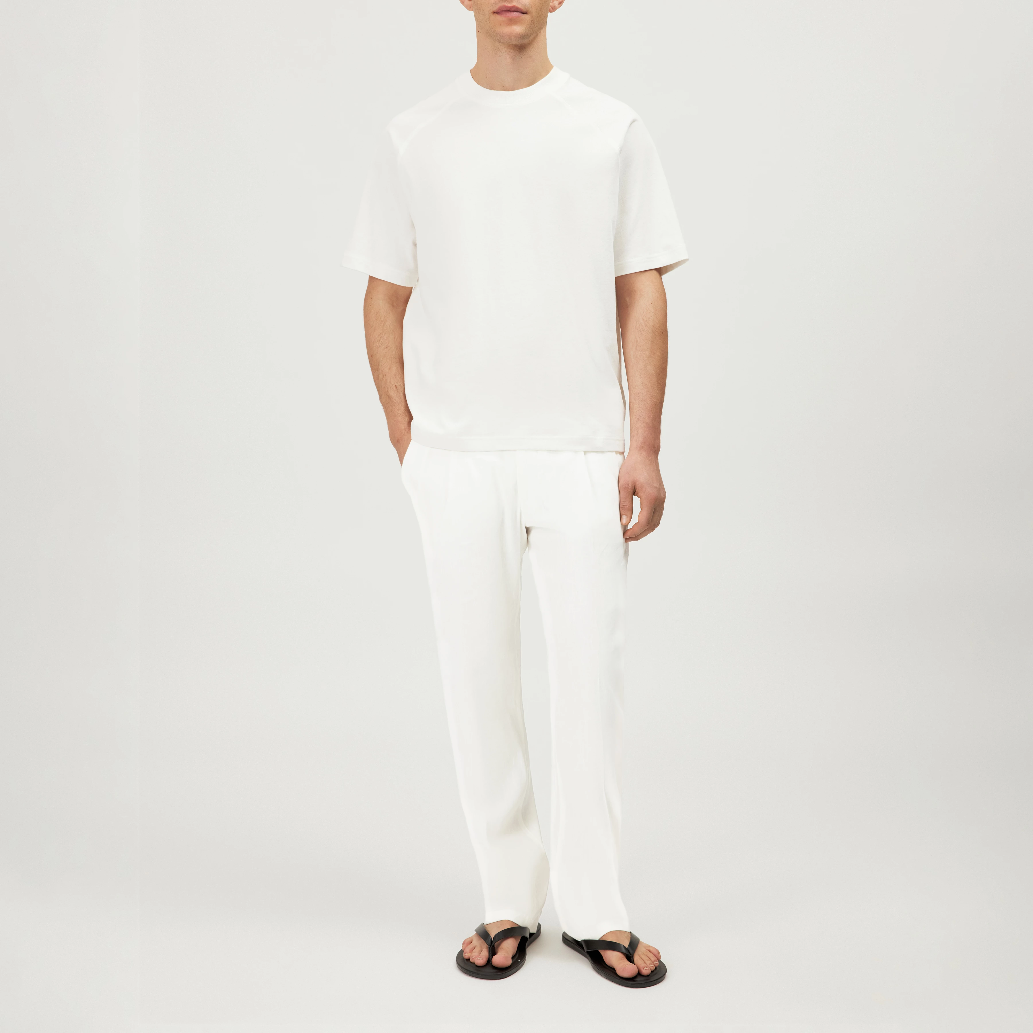 MAVIAN - Relaxed, washed cotton tee. - men - off white - Ganzkörper-Frontansicht