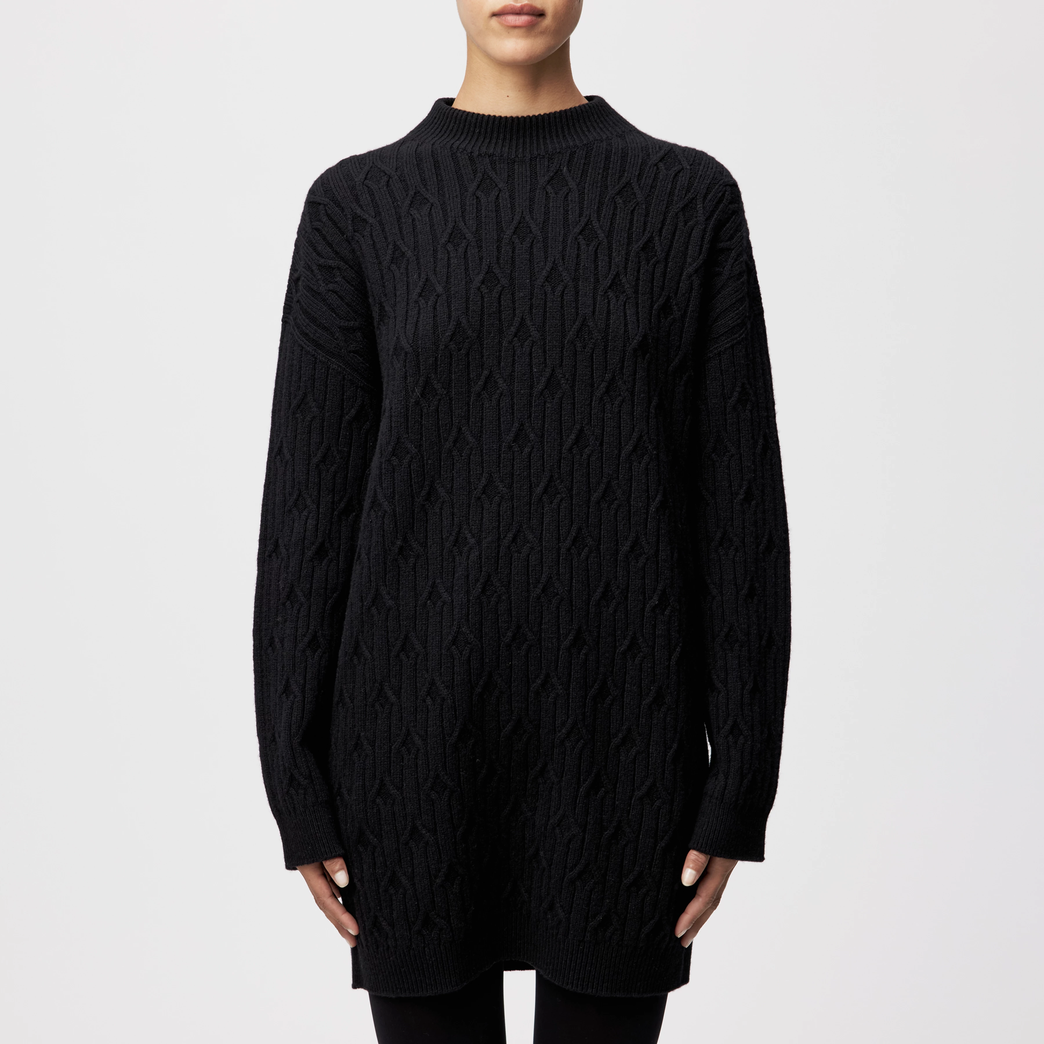 ELSTERI - Strickkleid in Minilänge in Schurwolle - Damen - schwarz - Frontansicht