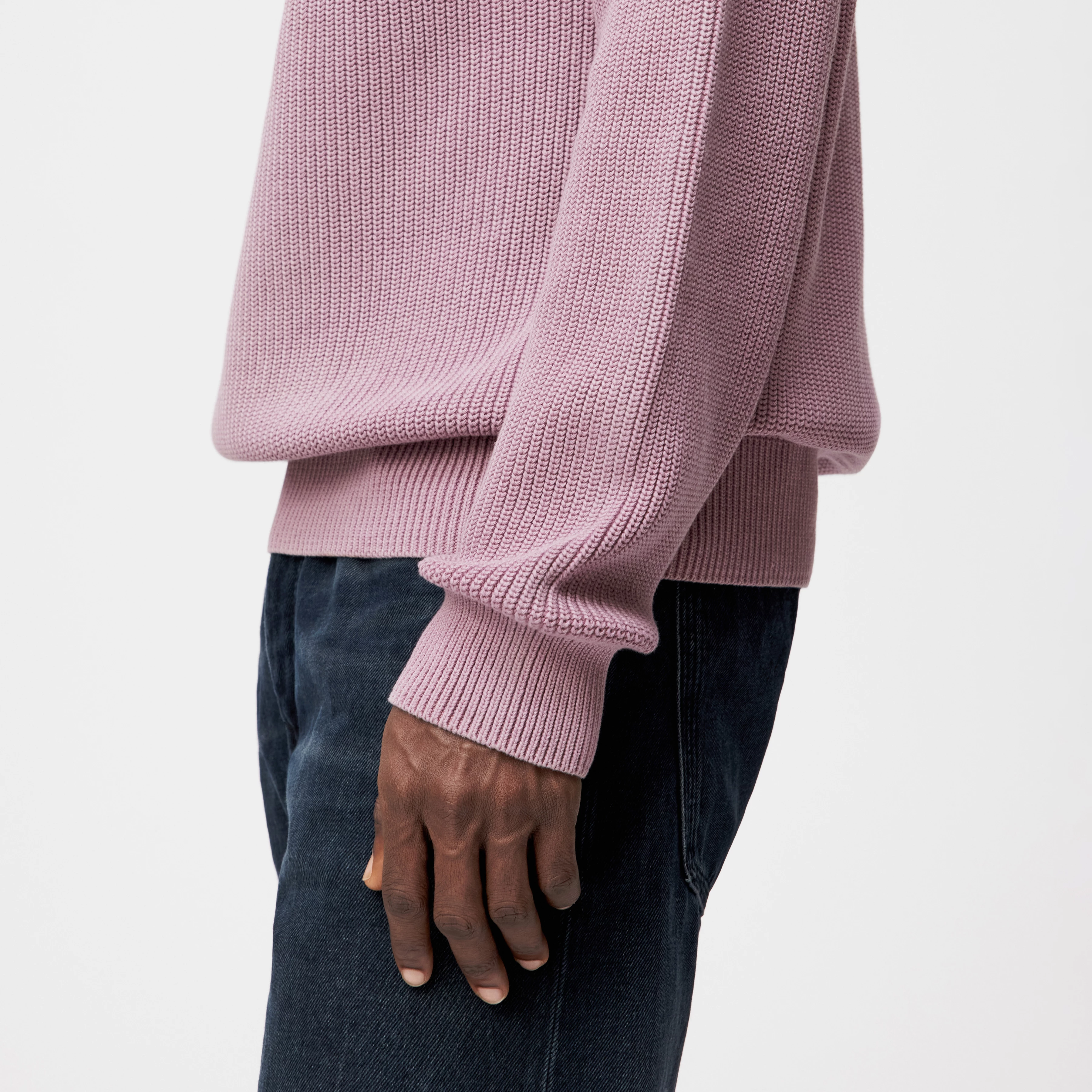 RIPPLEY - Strickpullover in gewaschener Baumwolle - Herren - lila - Detailansicht am Model