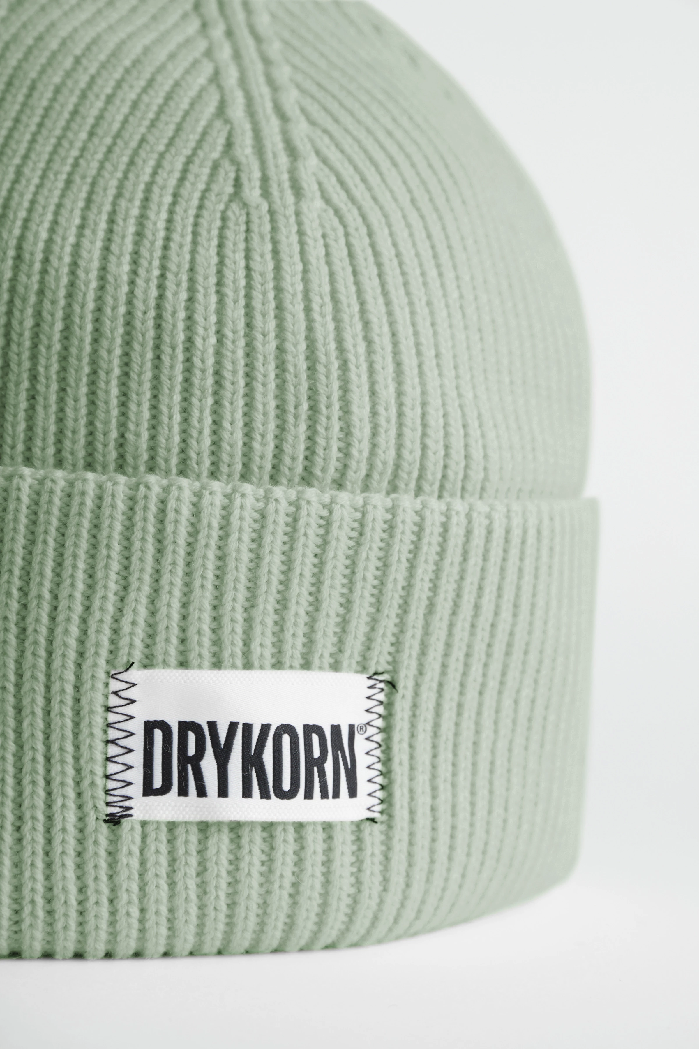 LOAH - Knitted beanie made of blended cotton - unisex - green - Freisteller Detailansicht