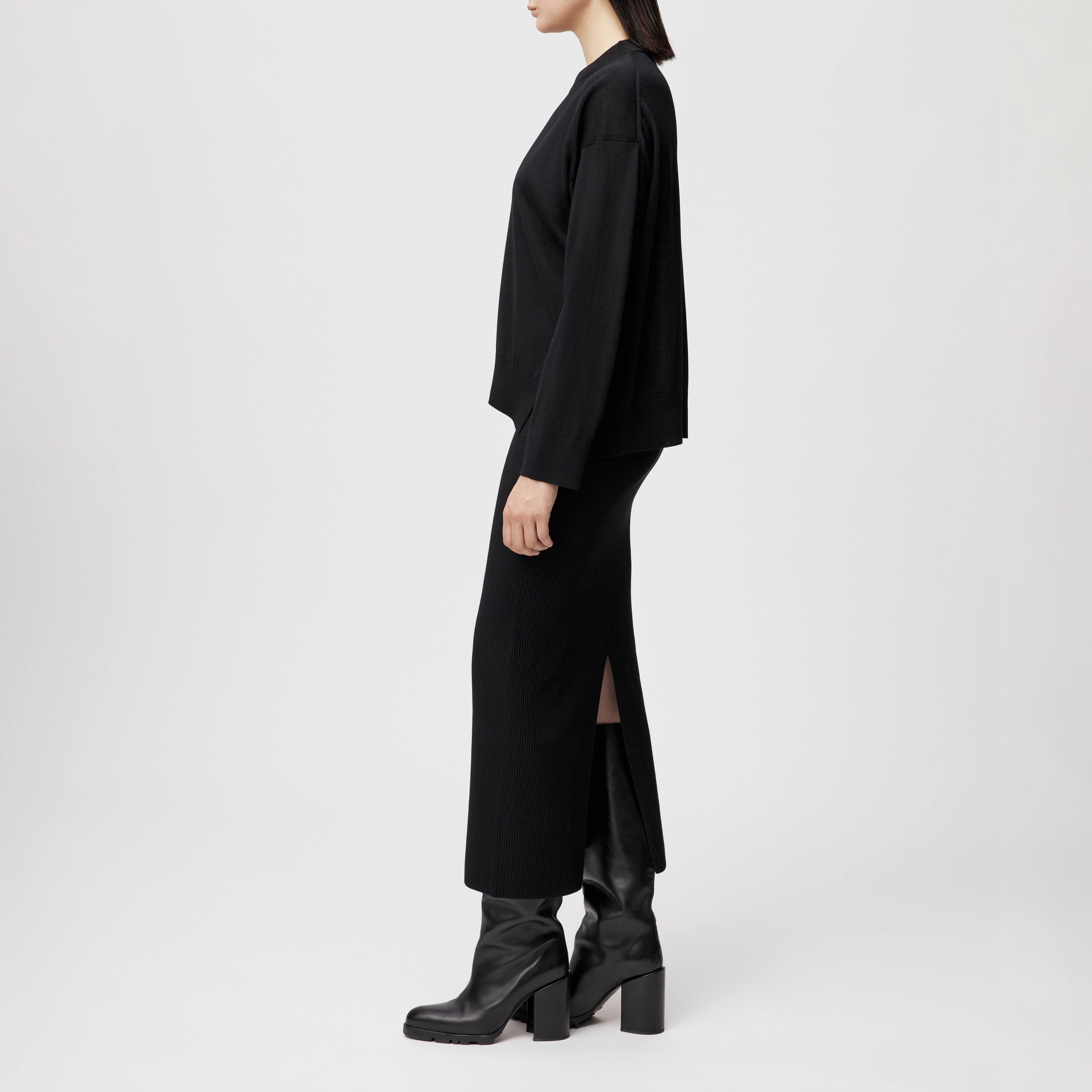 LIZIELA - Pull à col rond en laine mérinos fine - women - noir - Seitenansicht