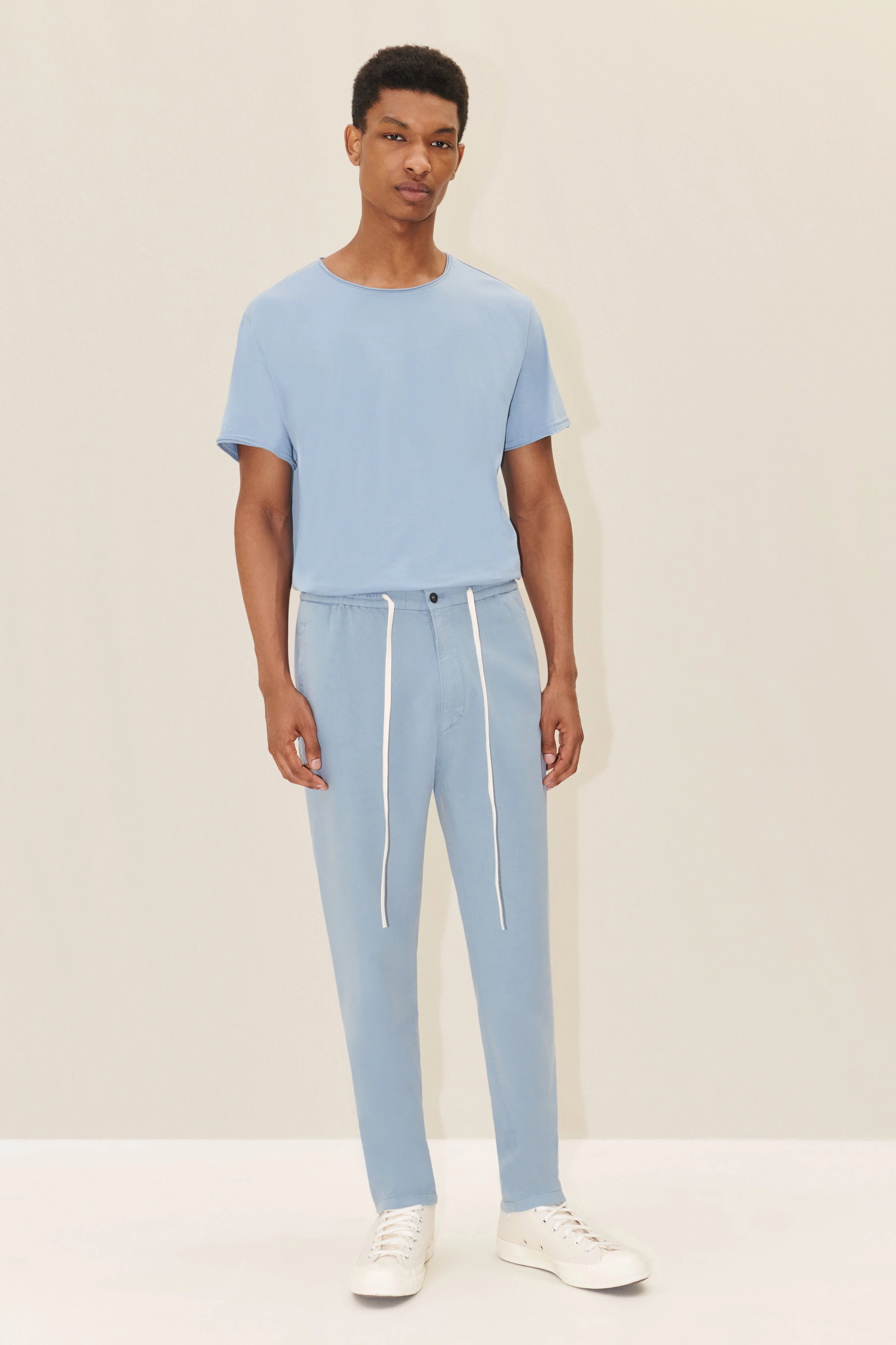 JEGER - Jogpants mit Tunnelzug aus Lyocell-Baumwoll-Mix - Herren - blau - Ganzkörper-Frontansicht