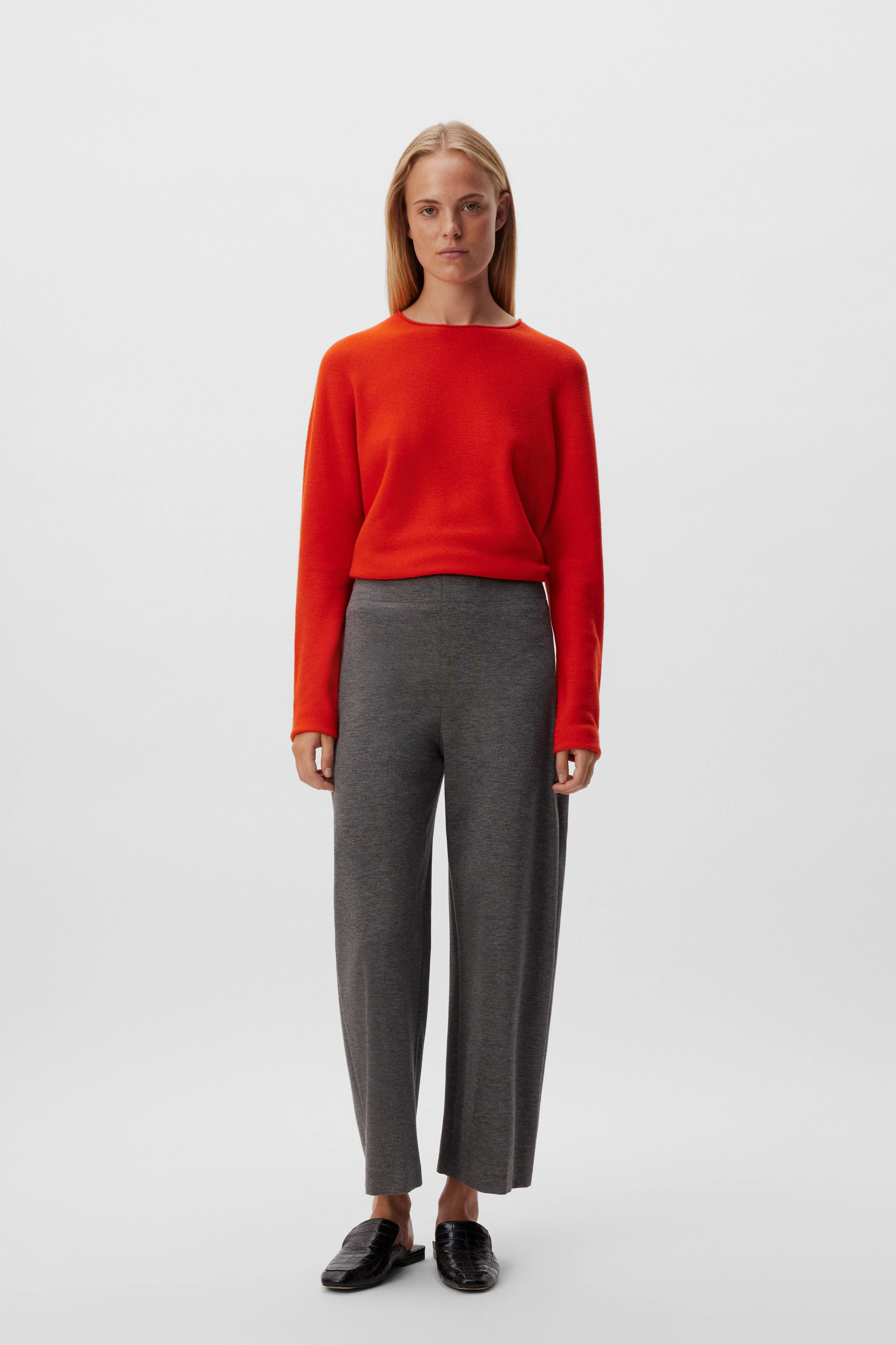 SEAL - jersey trousers with barrel leg - women - grey - Ganzkörper-Frontansicht