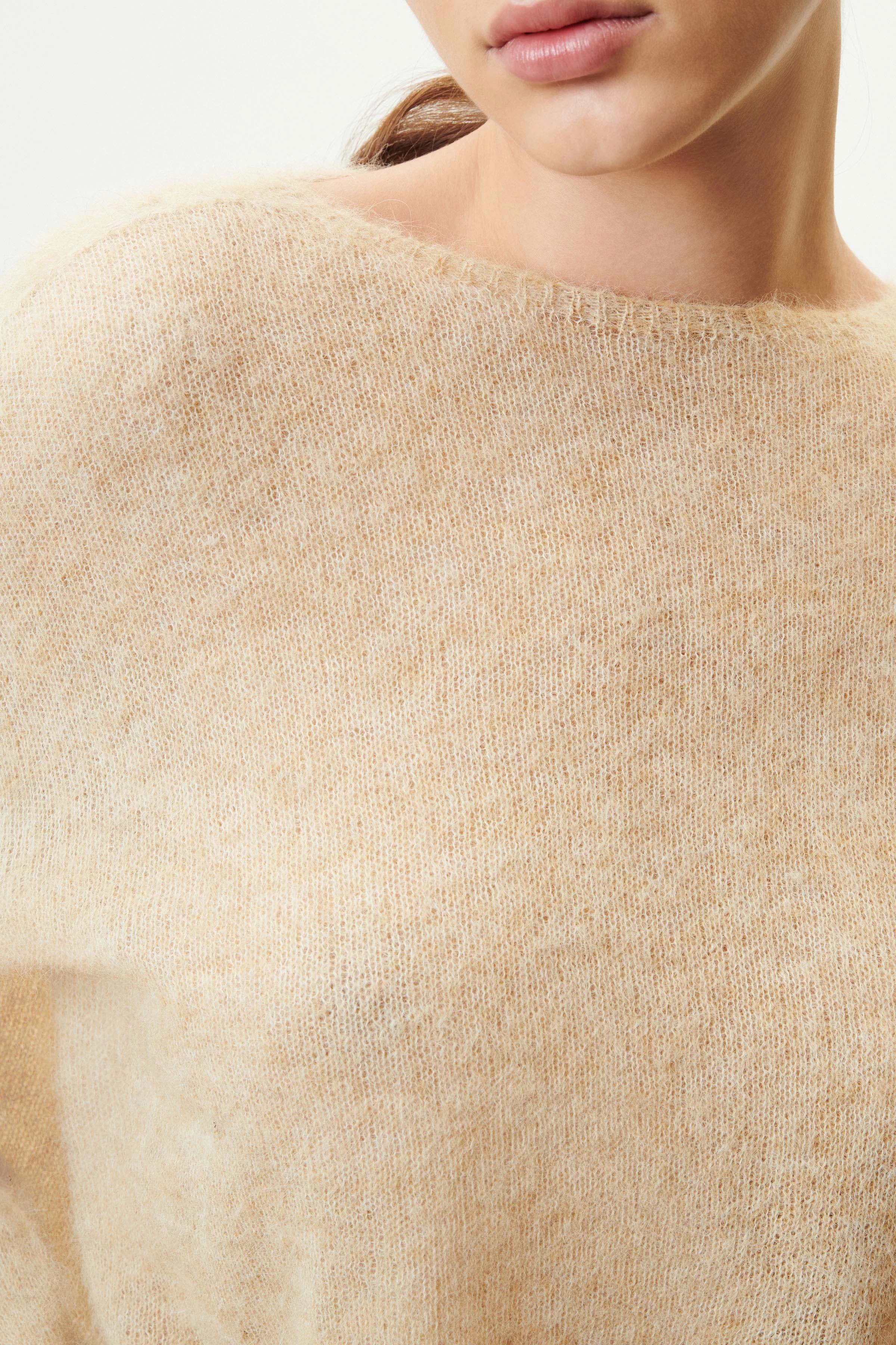 IMENY - Cropped sweater in luxurious Suri baby alpaca mix - women - brown - Seitenansicht