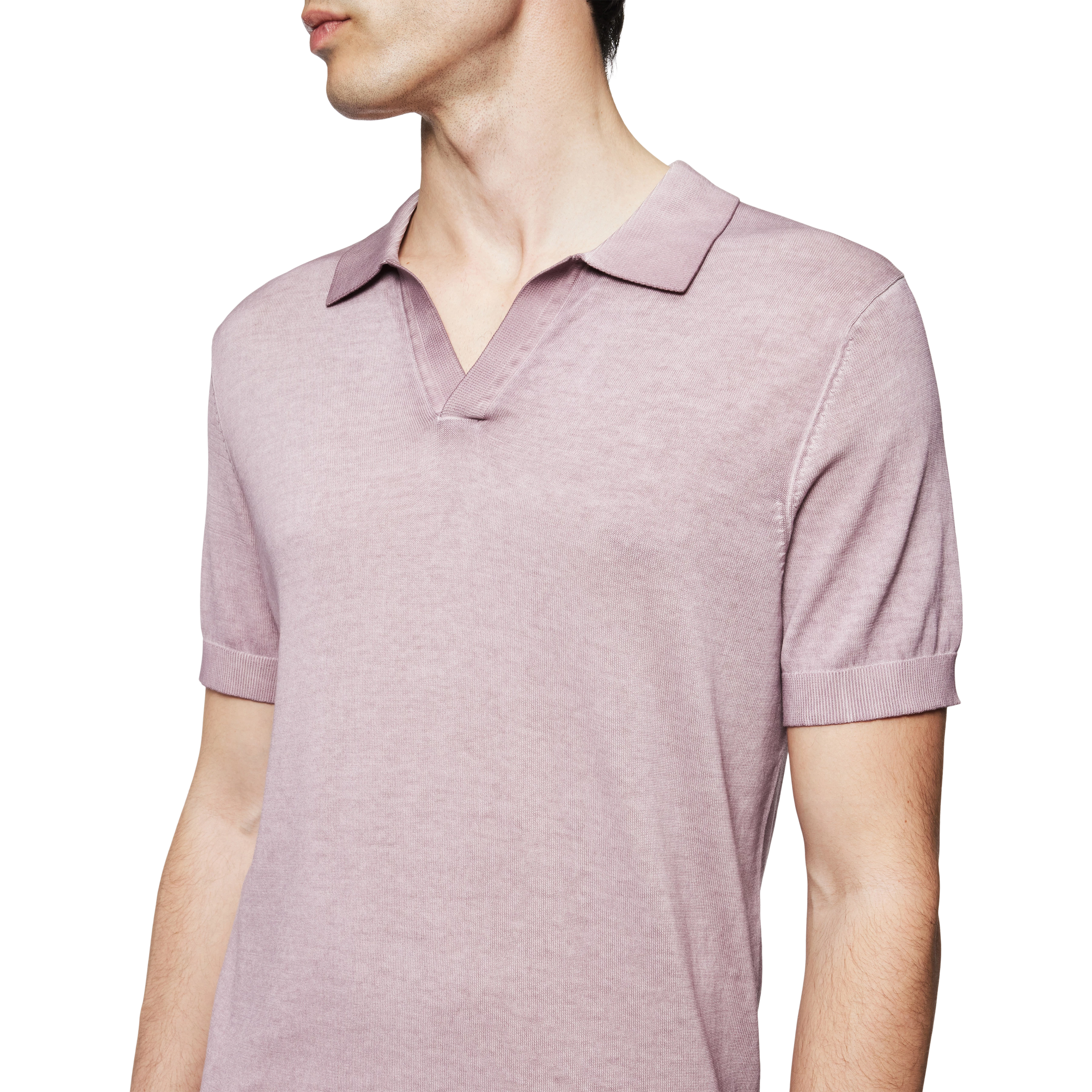 BRAIAN - Strick-Polo in Supima Baumwolle - Herren - lila - Detailansicht am Model