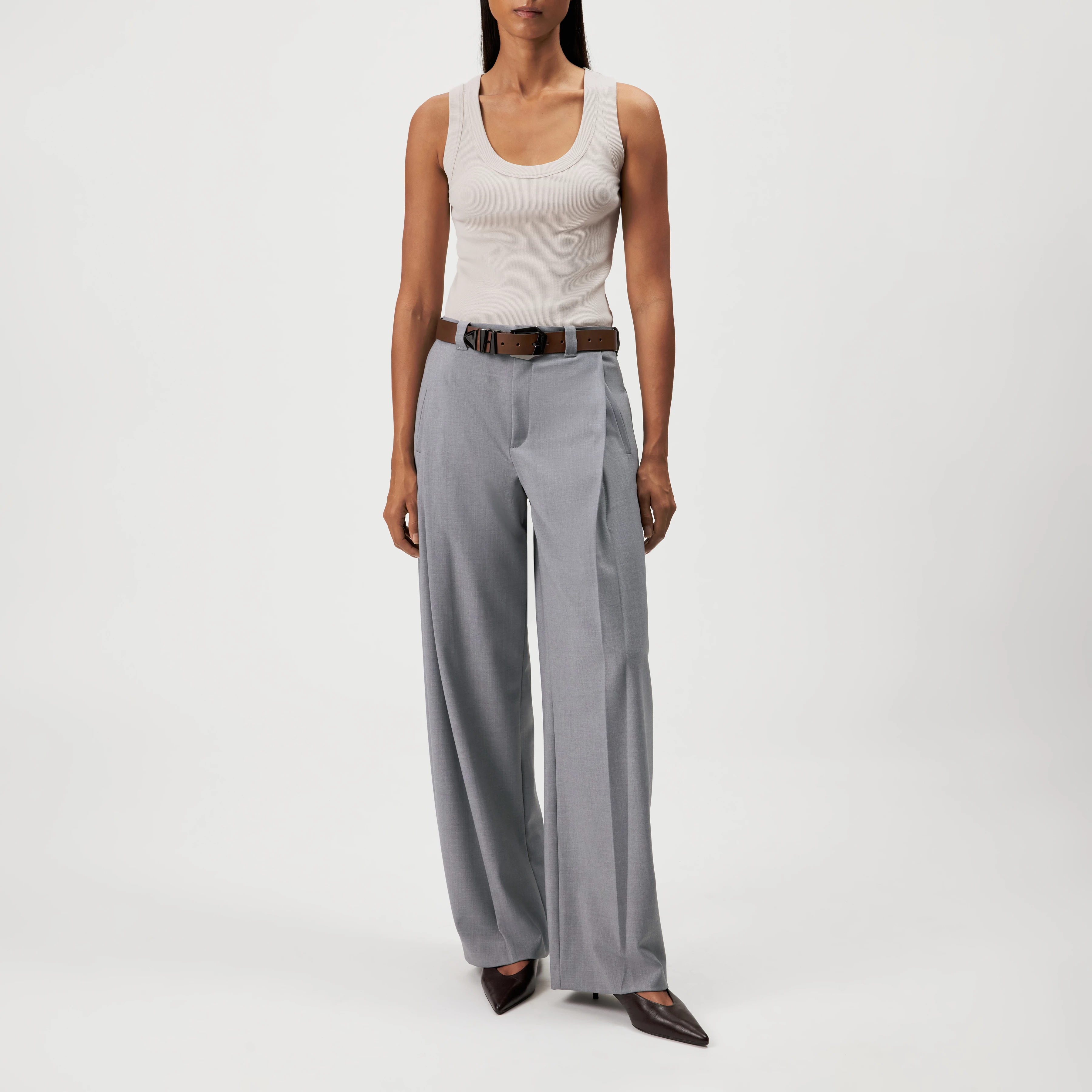 TAVIRA - Ribbed tank top with feminine round neckline - women - beige - Ganzkörper-Frontansicht