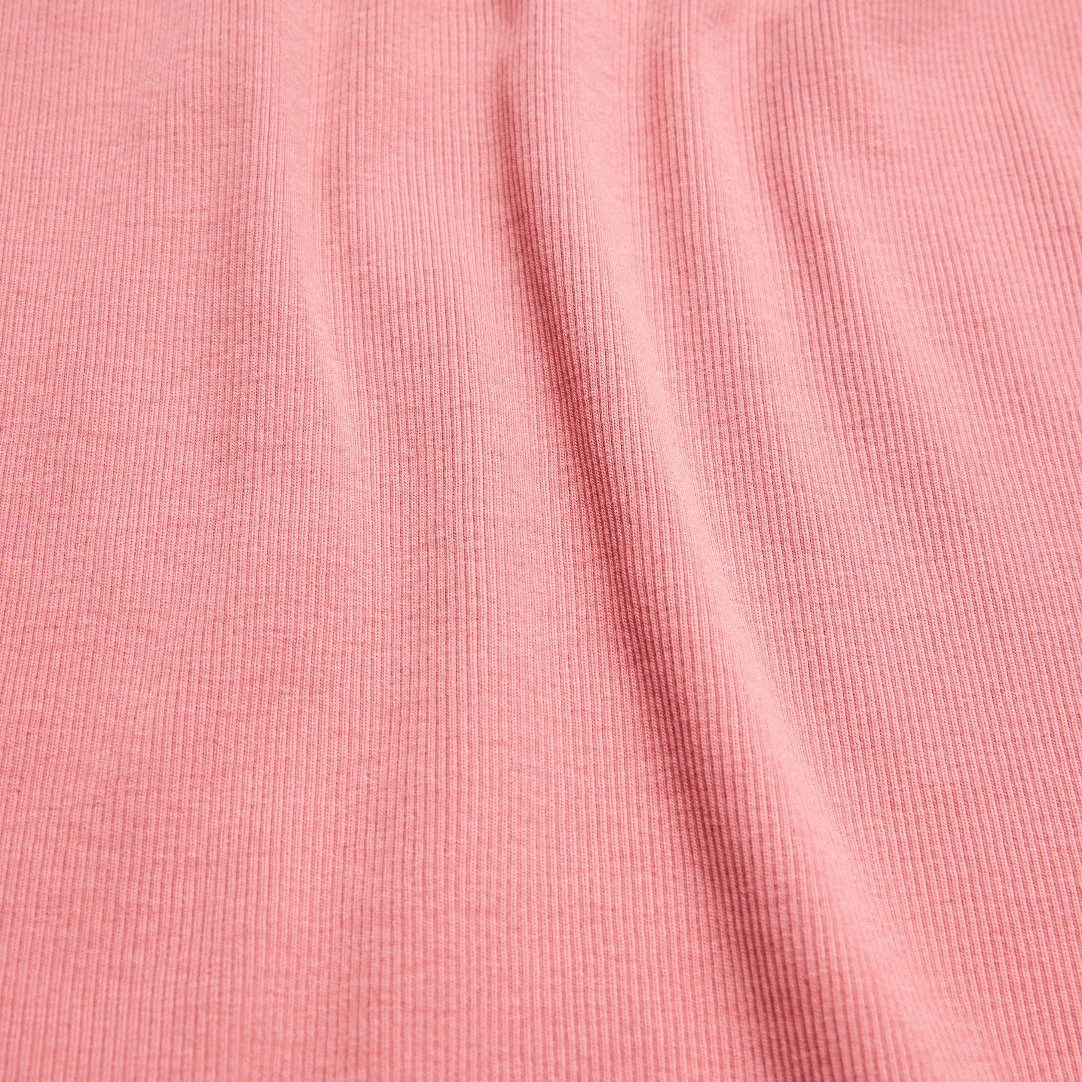 KOALE - Slim T-shirt in cotton rib - women - pink - Materialbild (B2C)