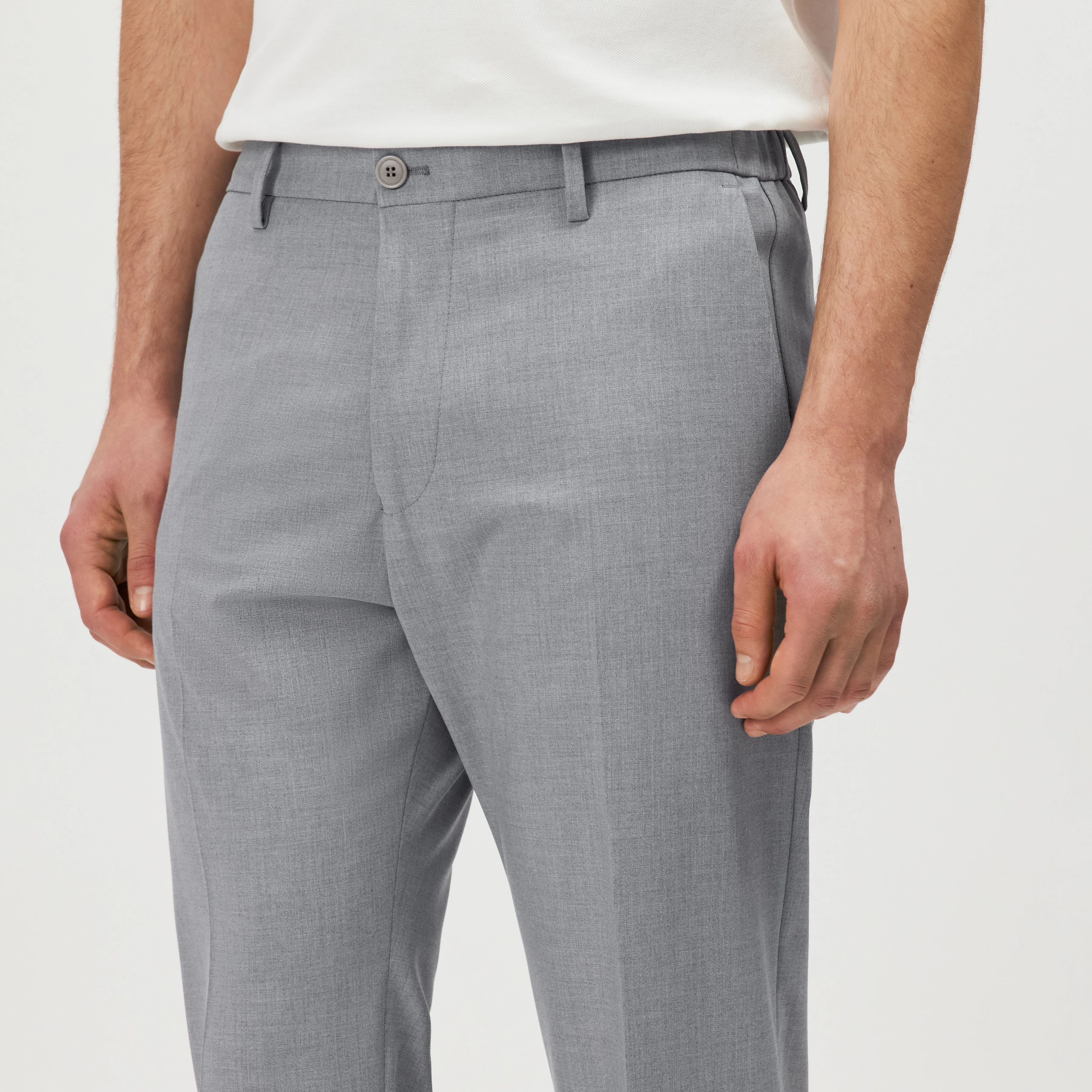 AJEND_RGLR_SK - Tailored trousers in wool blend - men - grey - Detailansicht am Model
