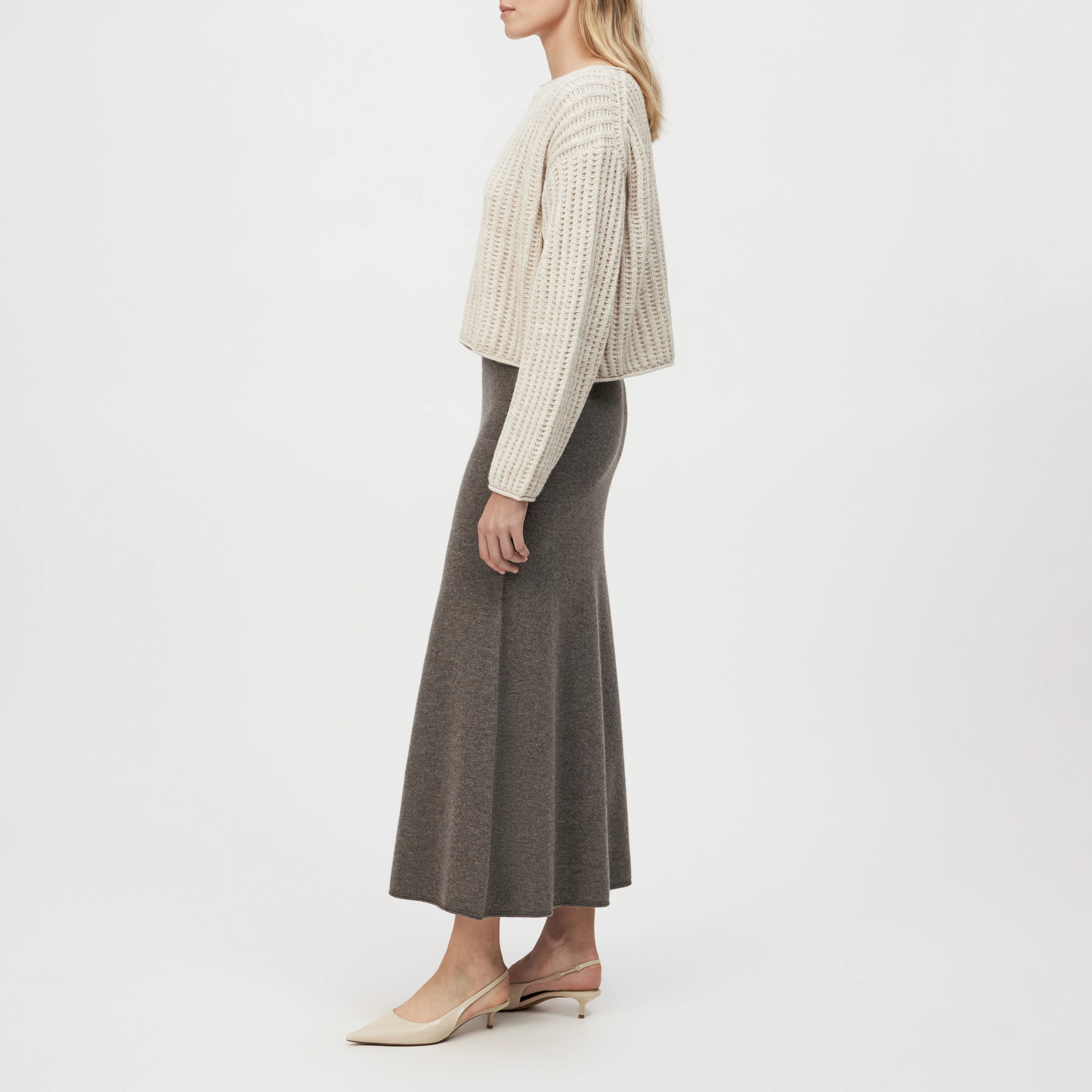 IMENY - Verkürzter Pullover in Woll-Alpakamix - Damen - beige - Seitenansicht