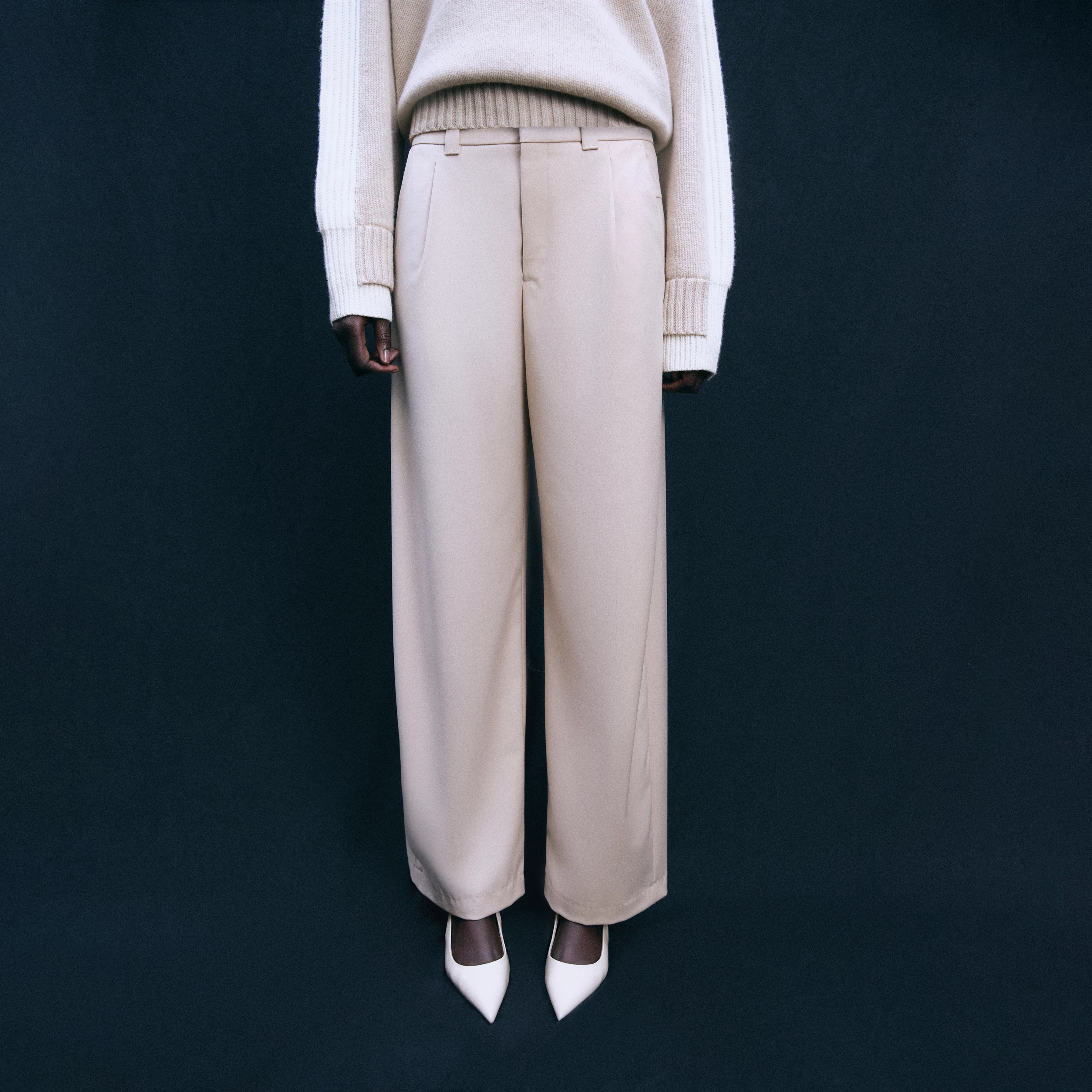 CRAWL - Bundfaltenhose in softem Flanell - Damen - beige