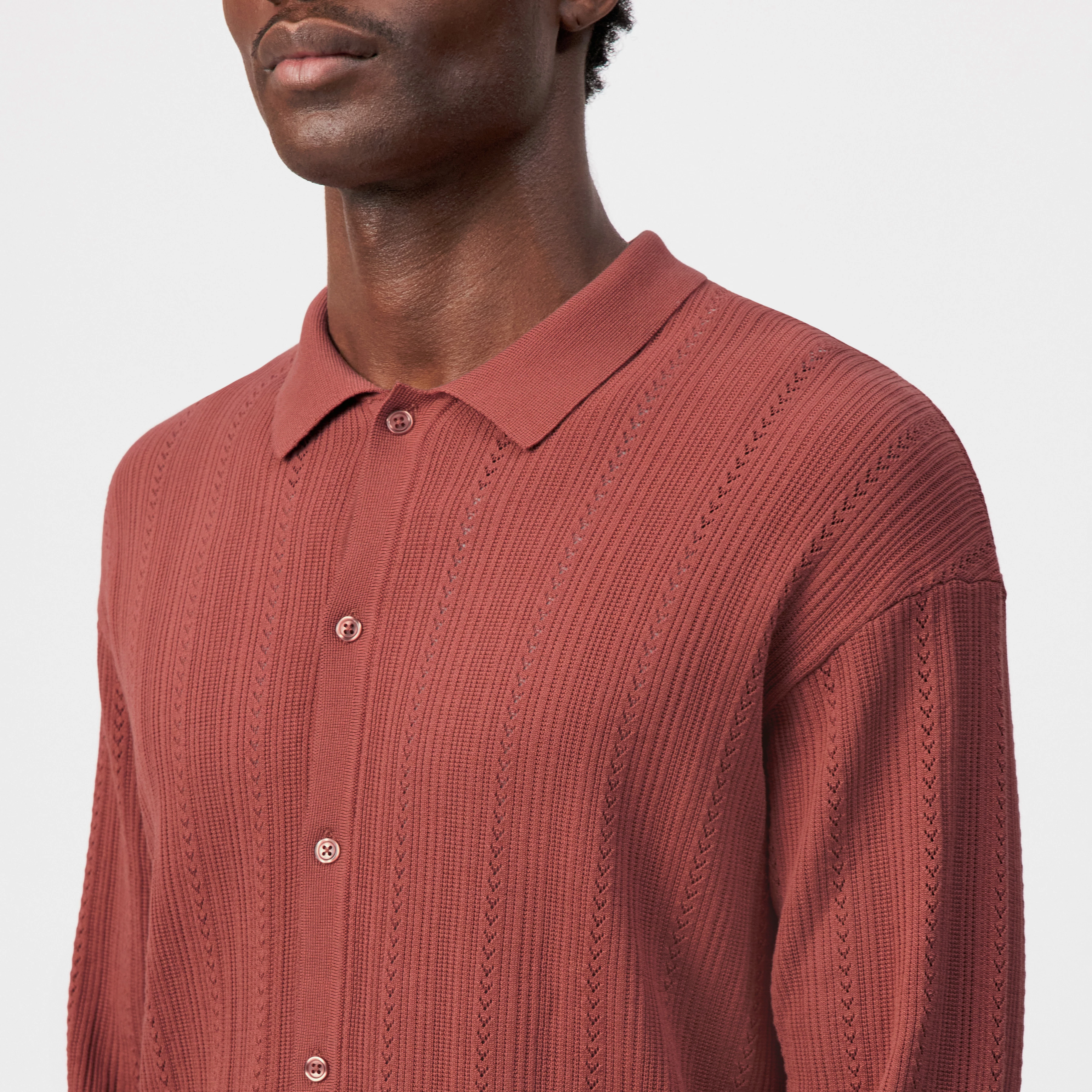 EMILIAS - Regular fit cotton polo - men - orange - Detailansicht am Model