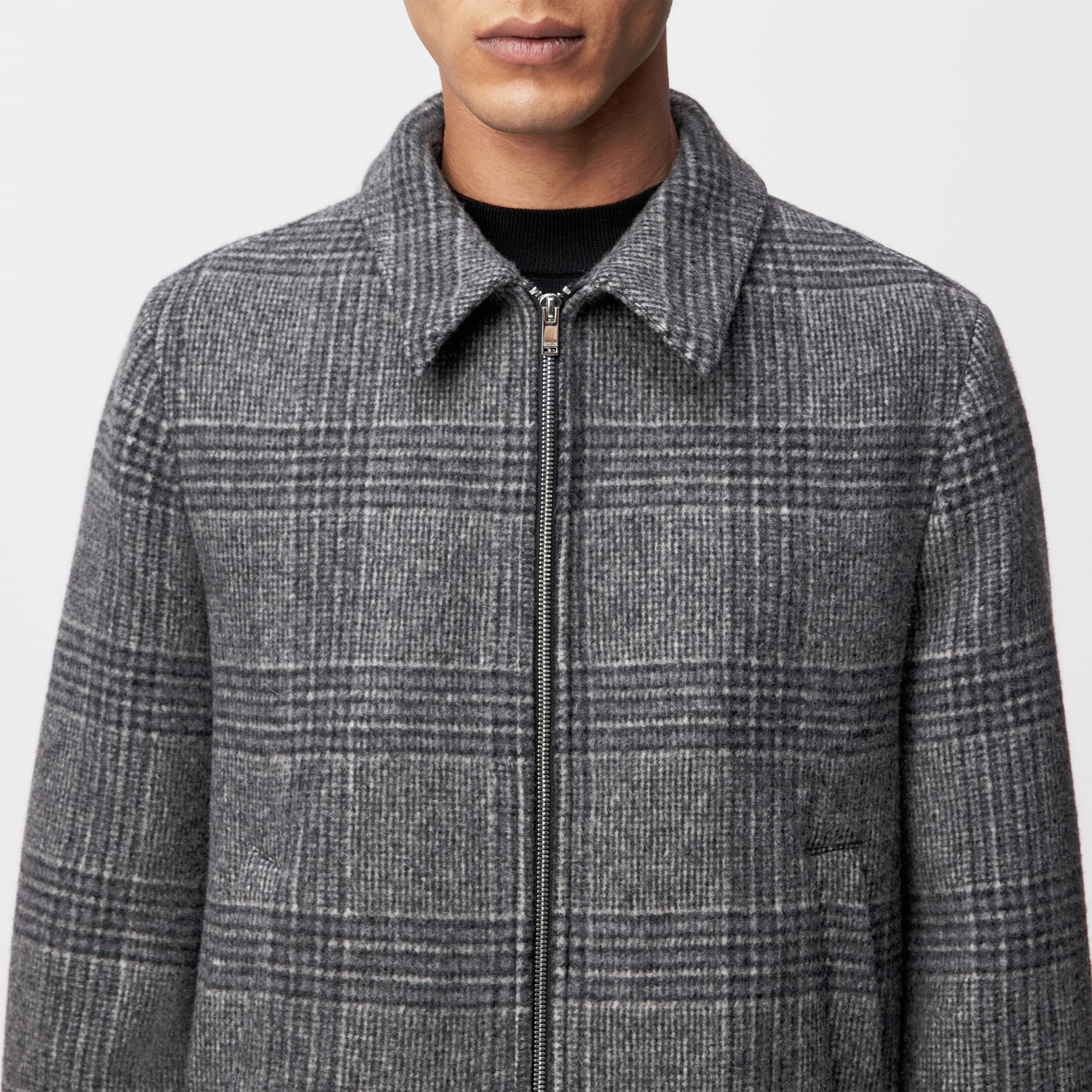 RIKKA_2 - Jacke in Flanell-Karo - Herren - grau - Detailansicht am Model