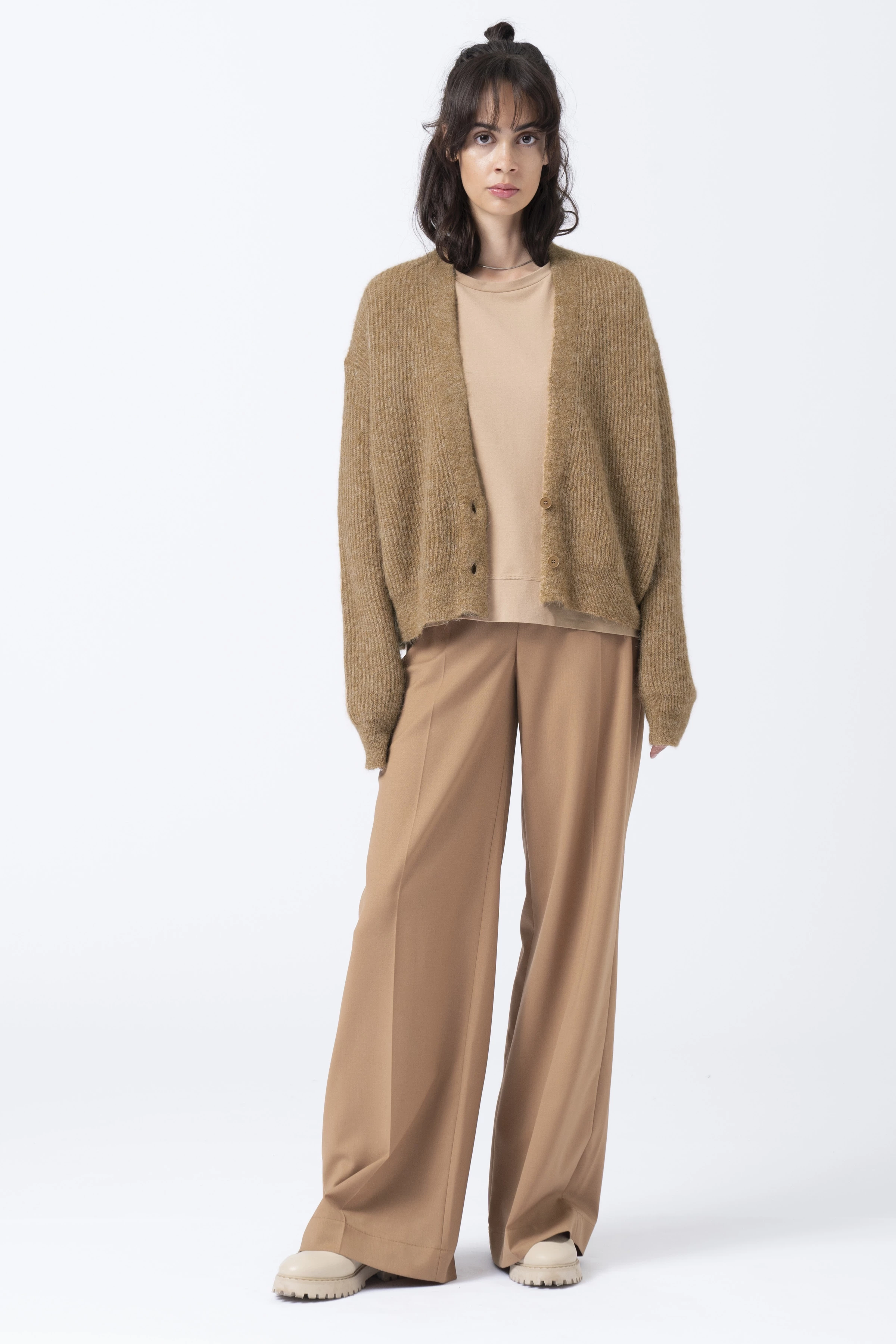 SONTJE - Cardigan - women - beige - Ganzkörper-Frontansicht