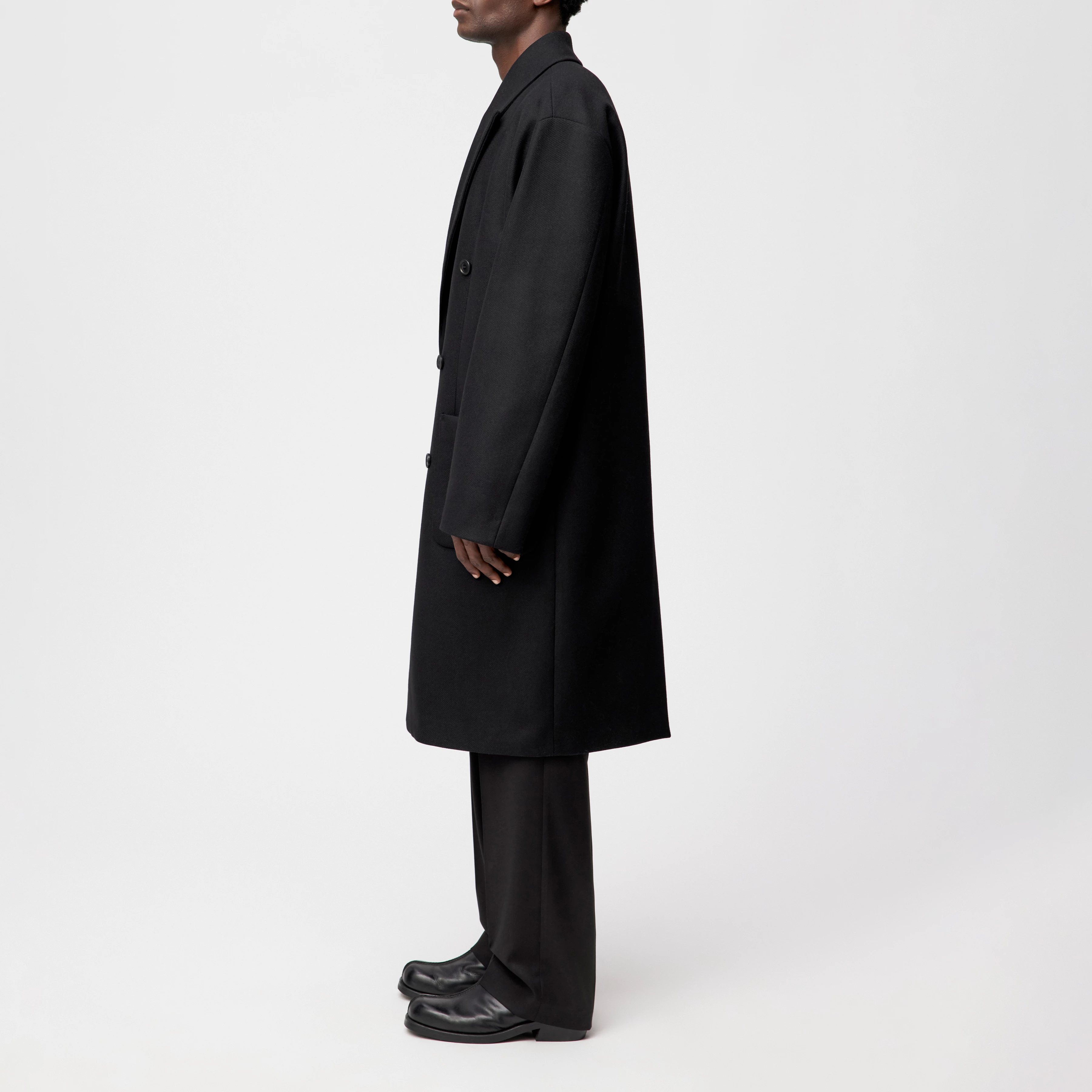 MATESSO - Oversized Mantel in winterlichem Woll-Mix - Herren - schwarz - Seitenansicht