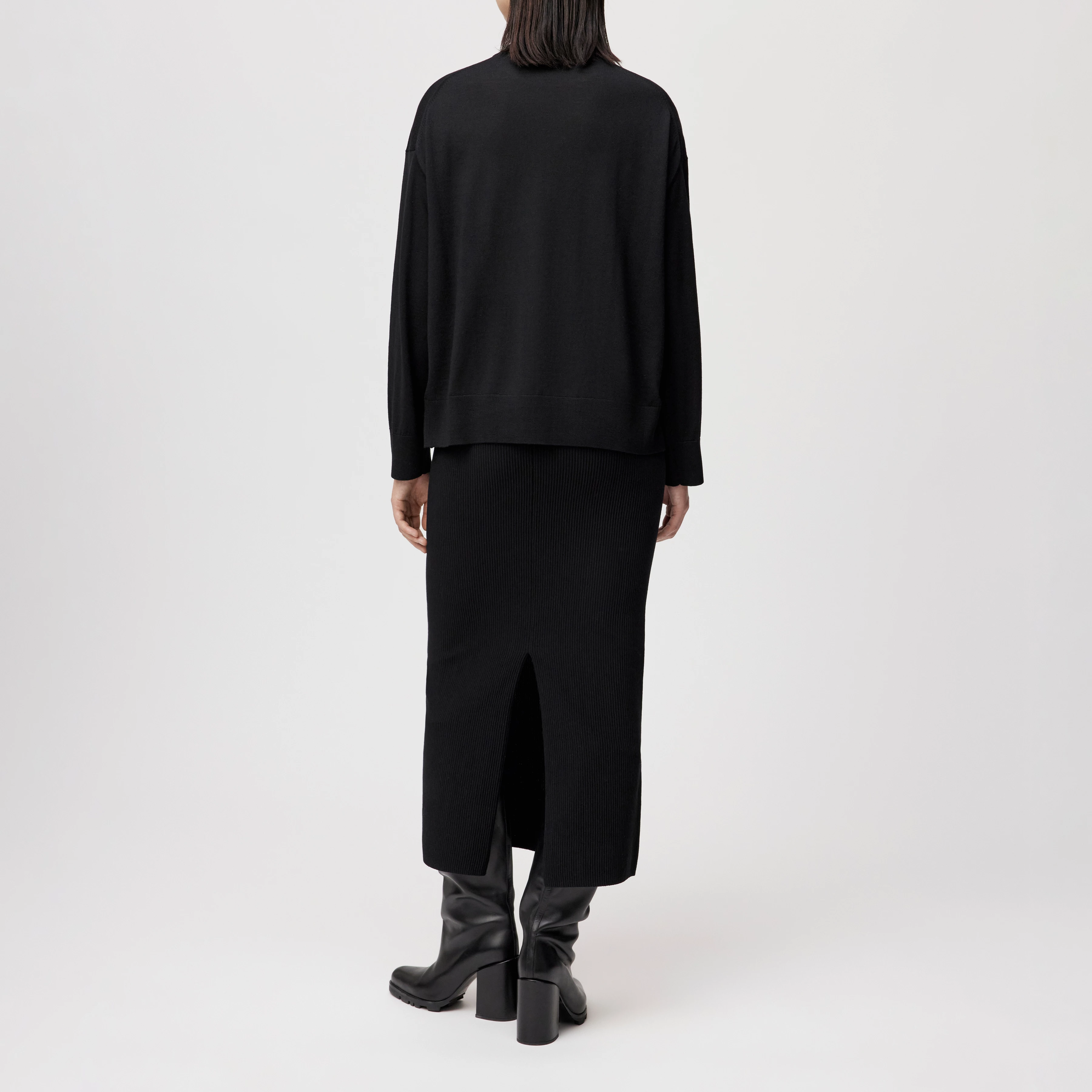 LIZIELA - Pull à col rond en laine mérinos fine - women - noir - Rückansicht