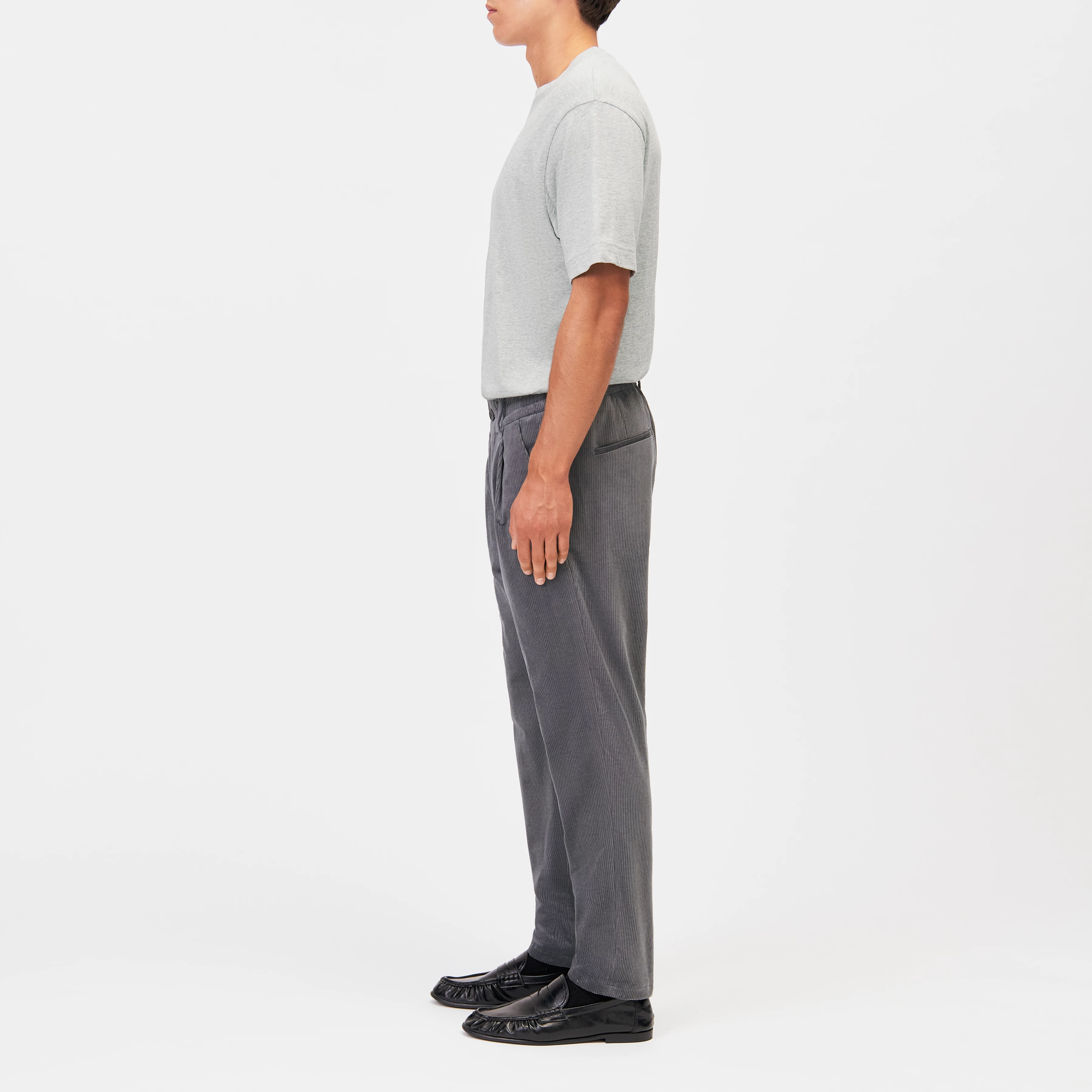 CHASY - Hose mit Bundfalte in feiner Cordstruktur - Herren - grau - Seitenansicht