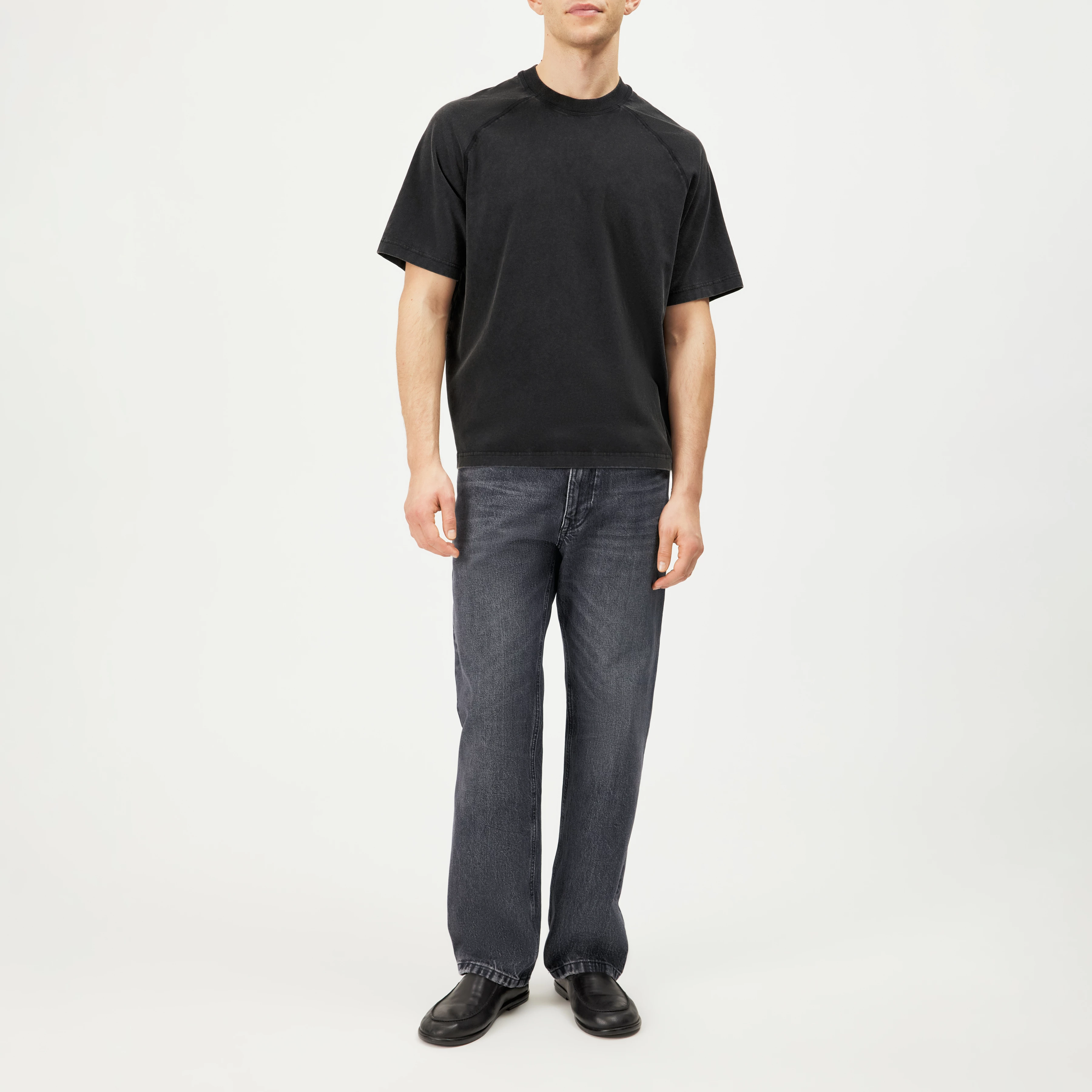 MAVIAN - Relaxed, washed cotton tee. - men - grey - Ganzkörper-Frontansicht