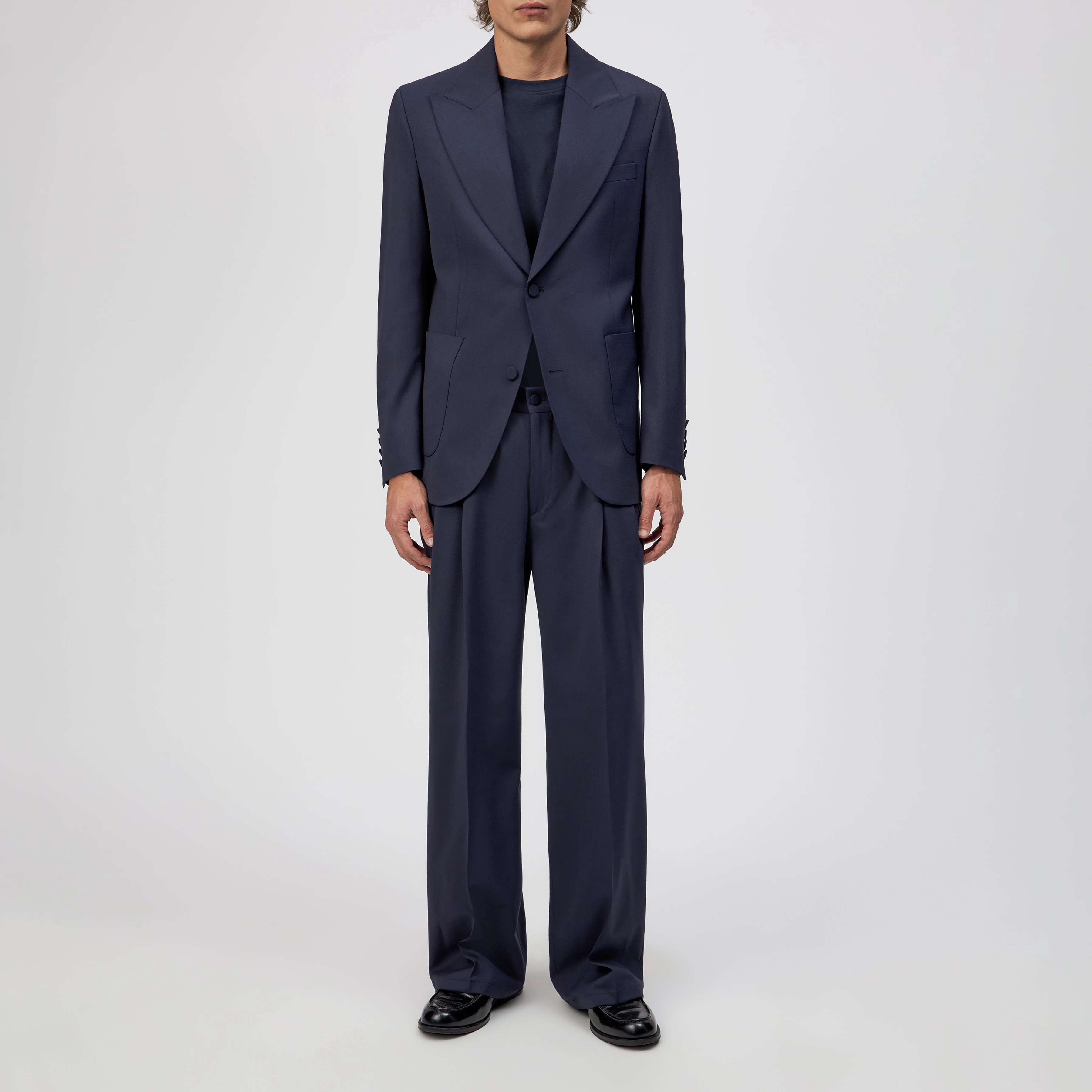 LW_HELL_MUT - Avantgardistischer Anzug in Wollserge - Herren - blau - Frontansicht