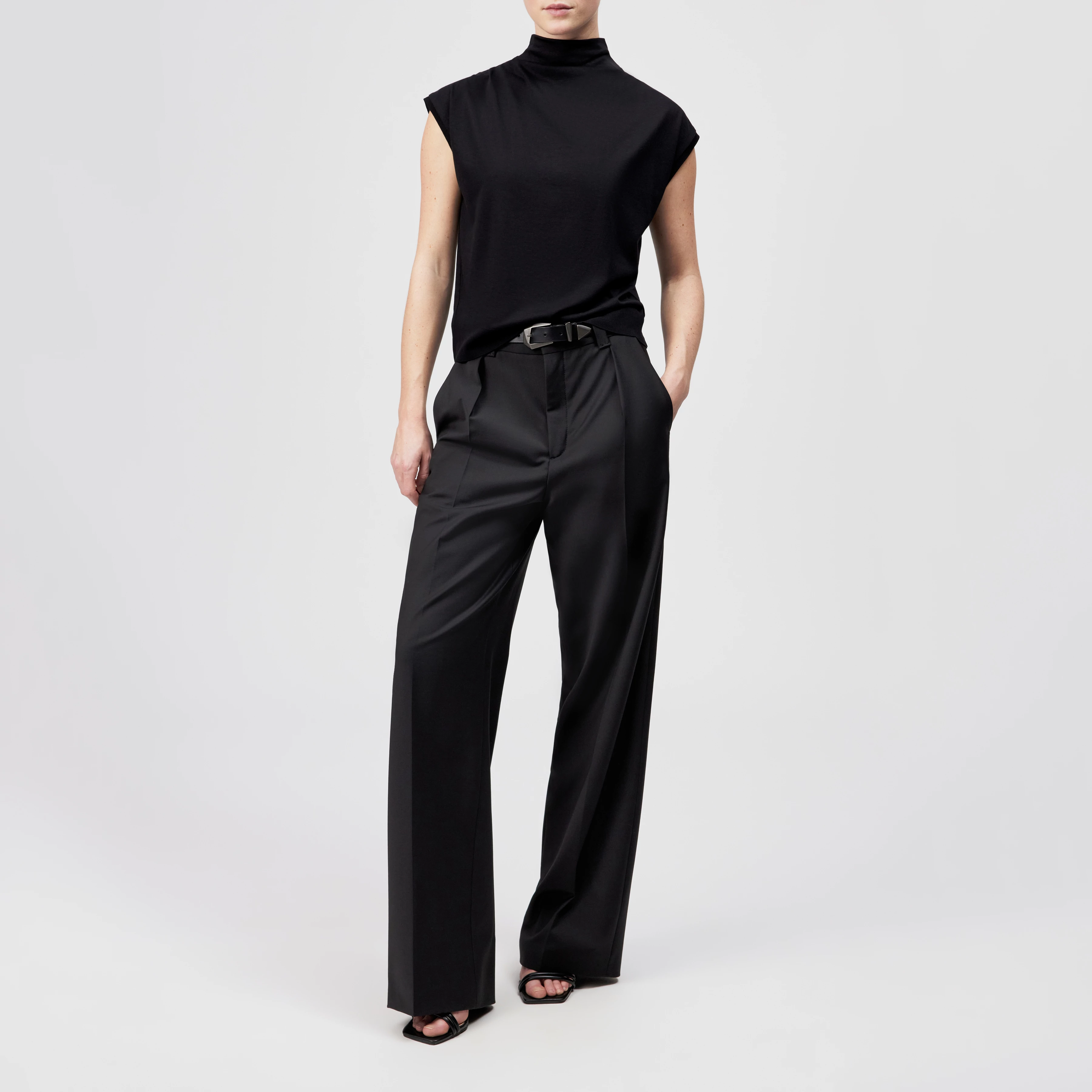 SOLEMNO - T-shirt with cowl neck in lyocell blend - women - black - Ganzkörper-Frontansicht