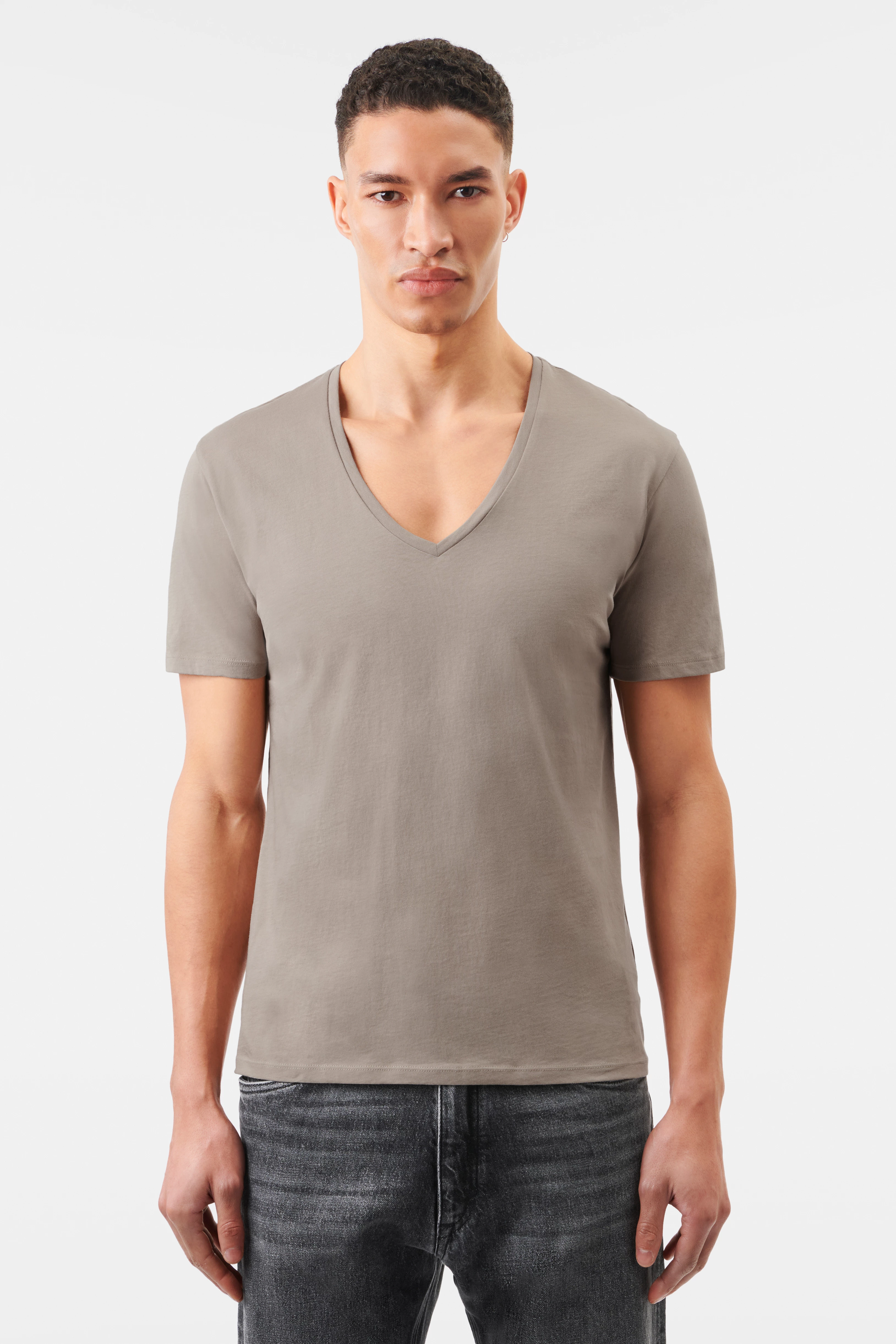 QUENTIN - body-hugging v-neck shirt in cotton - men - beige - Frontansicht