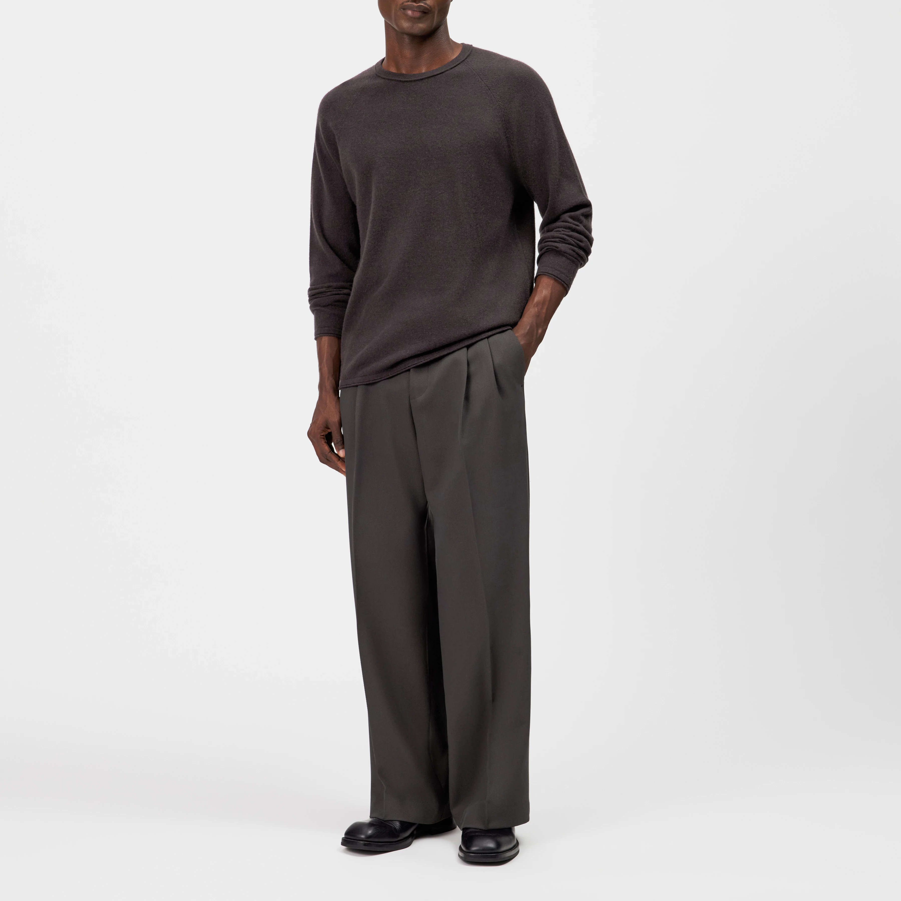 TITZIAN - Long sleeve top in 100% cashmere - men - brown - Ganzkörper-Frontansicht