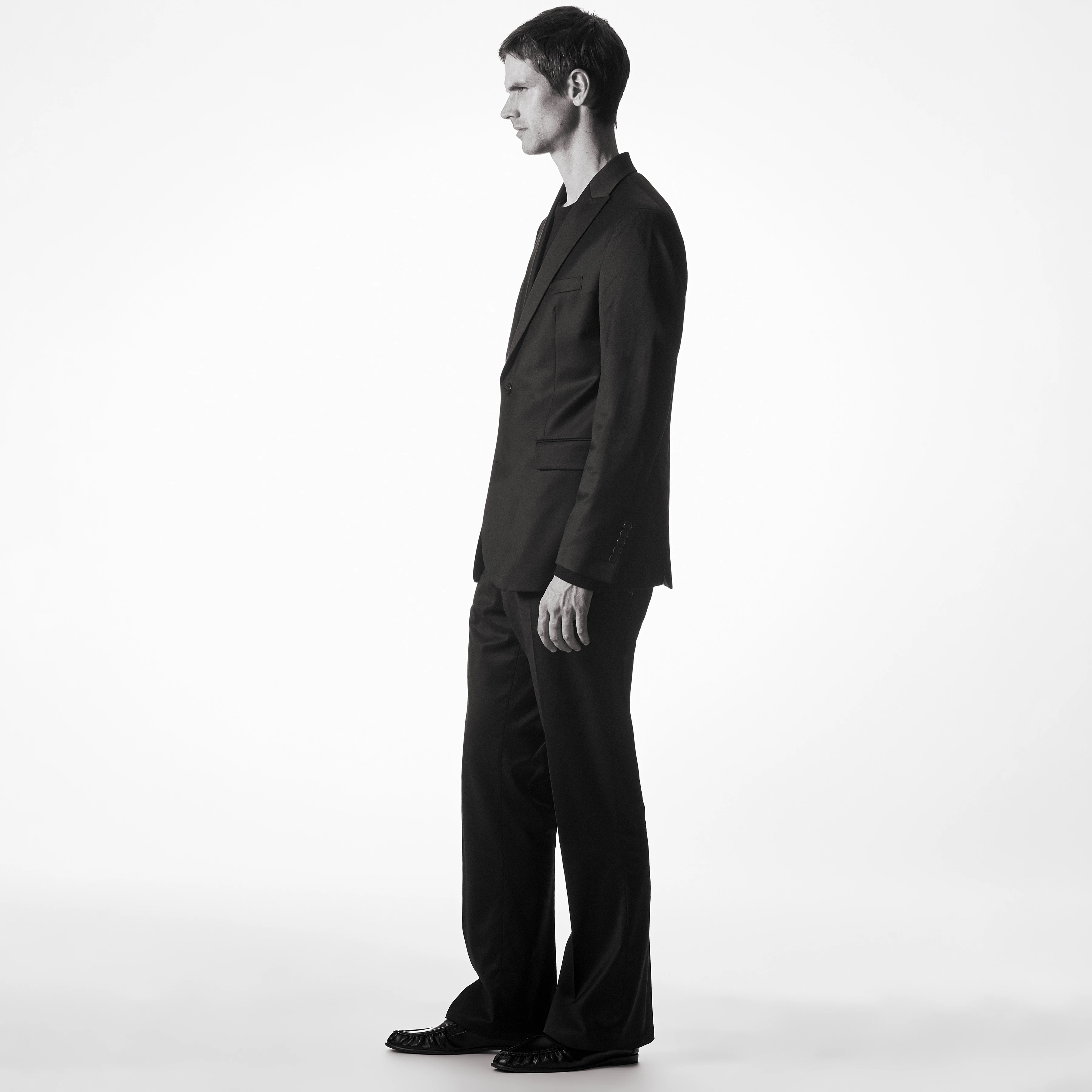 DRYGENF - Two-button blazer in fine wool blend - men - black - Seitenansicht