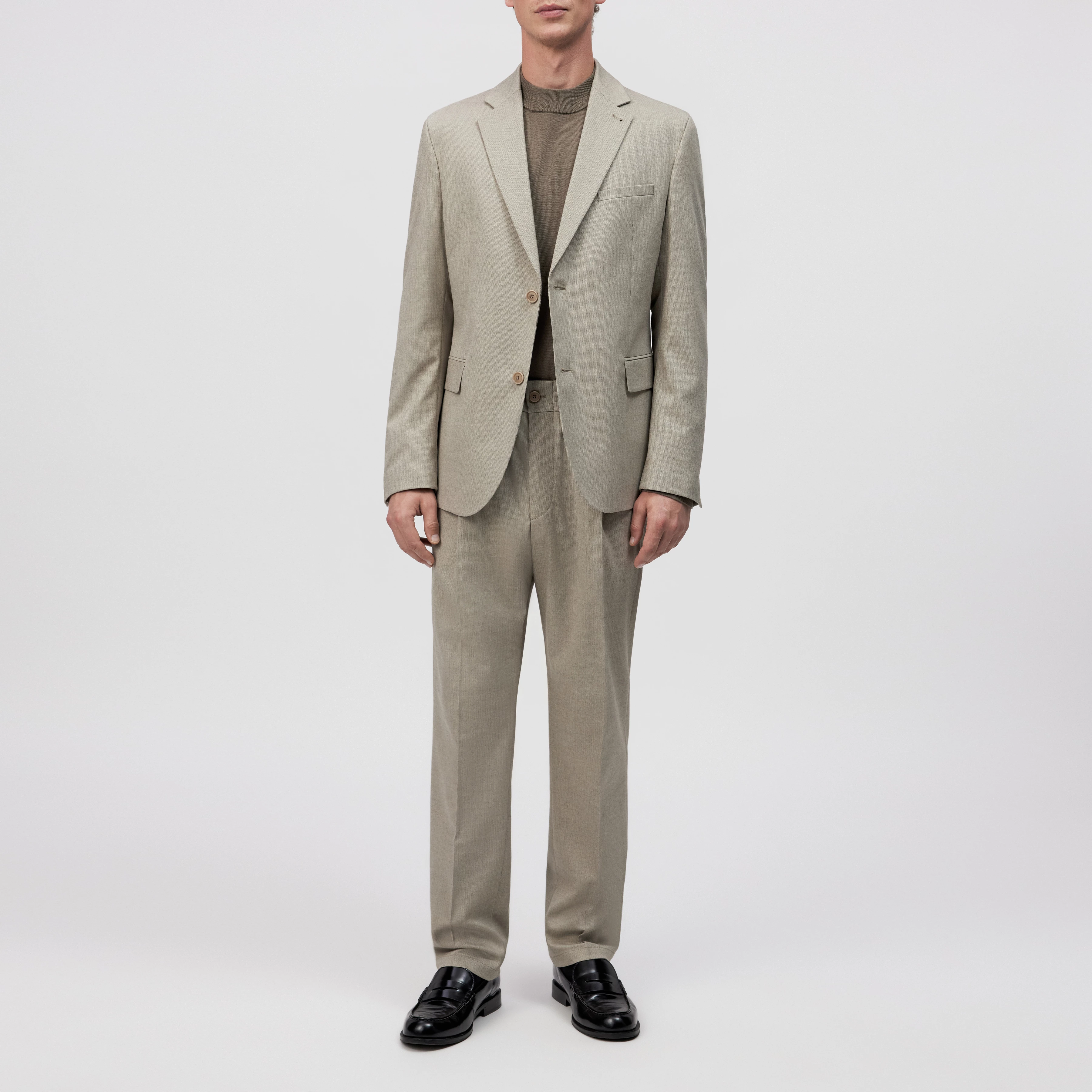 CHASY_RGLR - Casual trousers with pleats in viscose blend - men - brown - Ganzkörper-Frontansicht